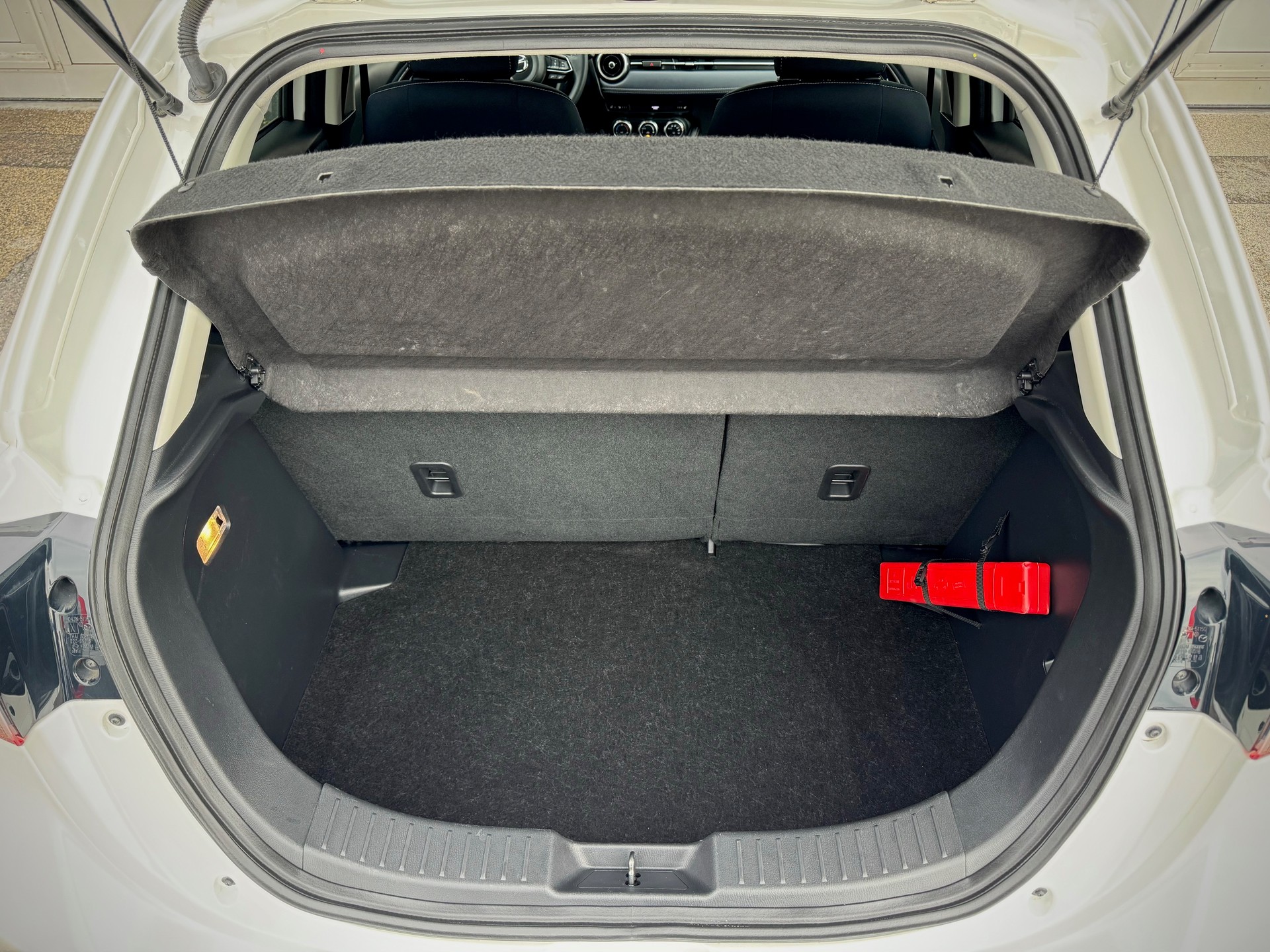 MAZDA 2 SKYACTIV-G 90 Revolution Automat - Véhicule Suisse (CH)-image-14