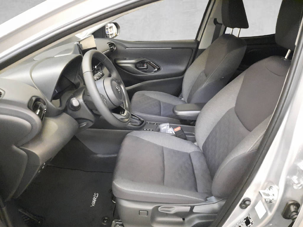 TOYOTA Yaris 1.5 VVT-i HSD Trend-image-4