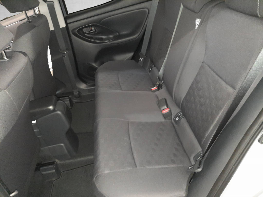 TOYOTA Yaris 1.5 VVT-i HSD Trend-image-12
