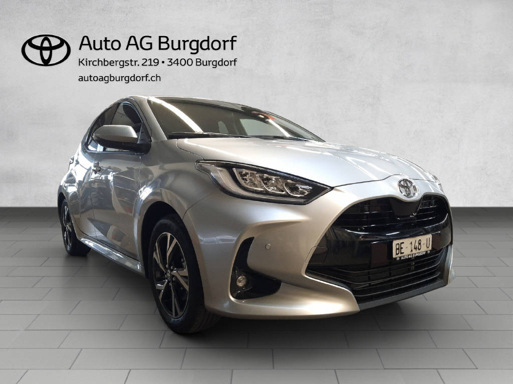 TOYOTA Yaris 1.5 VVT-i HSD Trend — slika 1