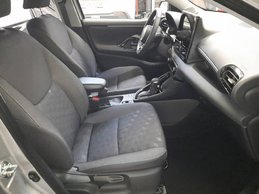 TOYOTA Yaris 1.5 VVT-i HSD Trend-image-5