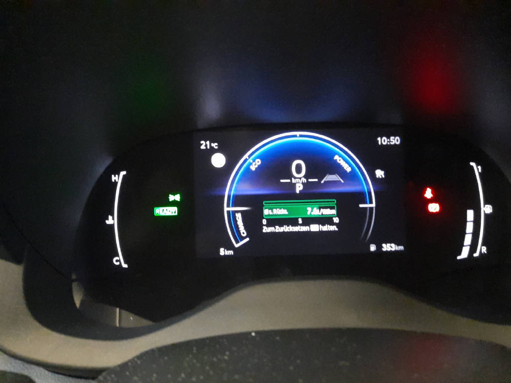 TOYOTA Yaris 1.5 VVT-i HSD Trend-image-8