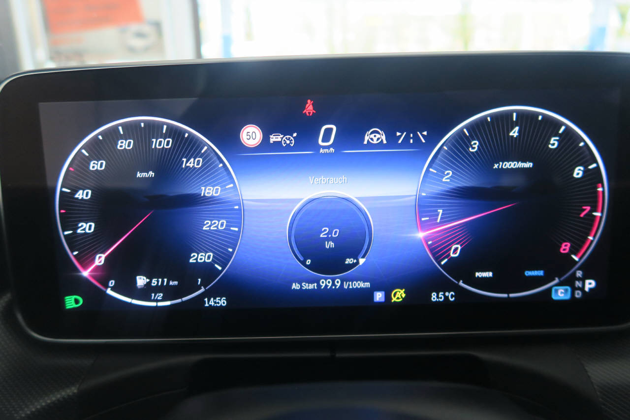 MERCEDES-BENZ C 300 AMG Line 4matic Kombi-image-6