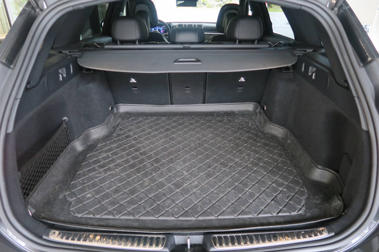 MERCEDES-BENZ C 300 AMG Line 4matic Kombi-image-15