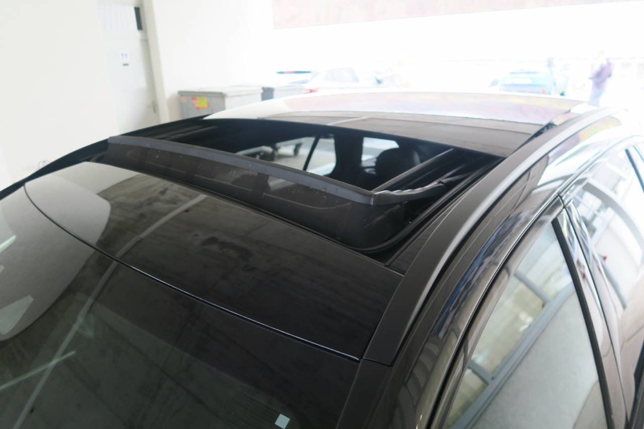 MERCEDES-BENZ C 300 AMG Line 4matic Kombi-image-12