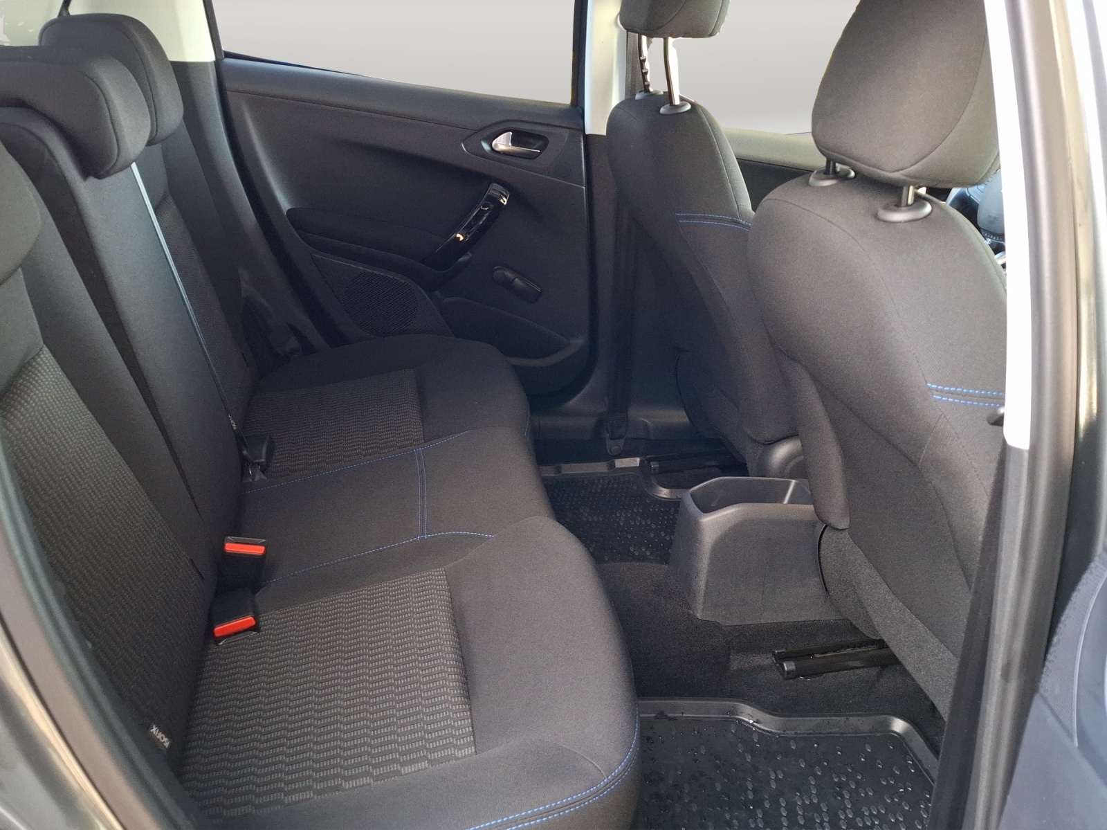 PEUGEOT 208 1.2 PureTech Style EAT6 // Zahnriemen und Wasserpumpe ersetzt mit 96800 km-image-9