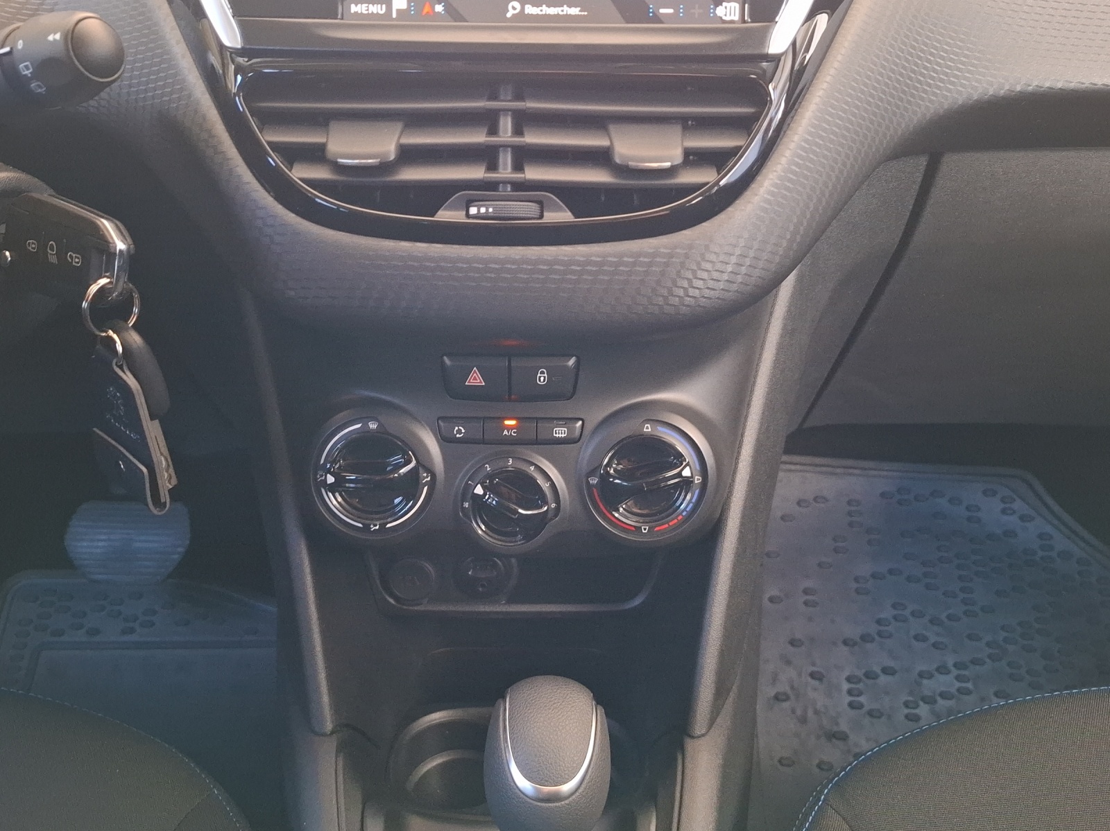 PEUGEOT 208 1.2 PureTech Style EAT6 // Zahnriemen und Wasserpumpe ersetzt mit 96800 km-image-11