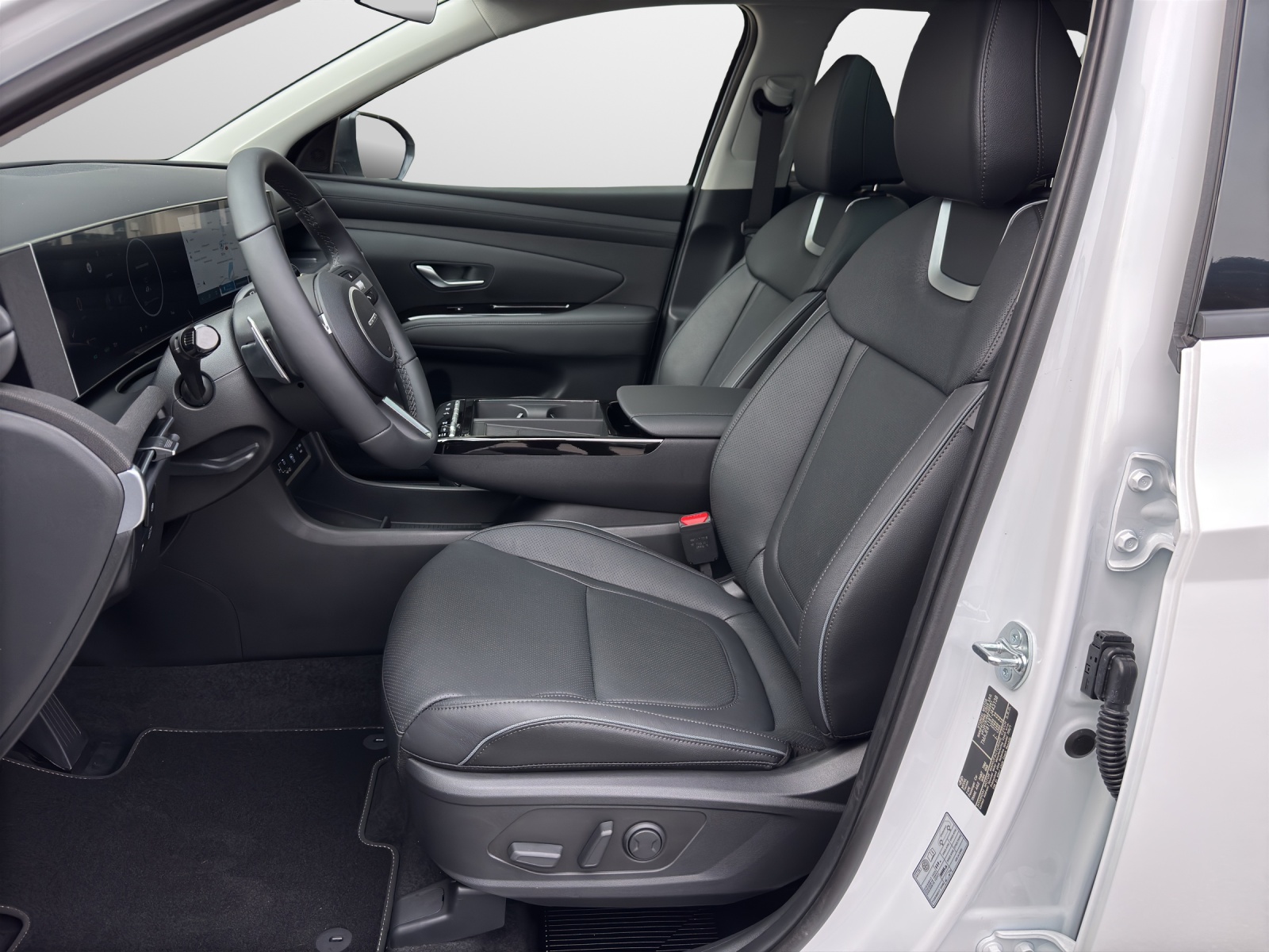 HYUNDAI Tucson 1.6 T-GDi HEV Vertex Swiss Edition 4WD MY26-image-5