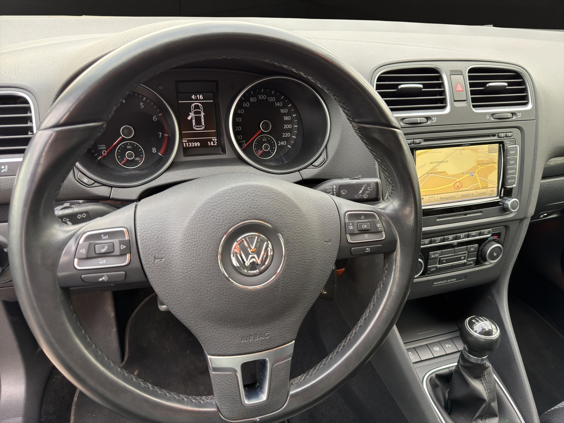 VW Golf 1.4 TSI Highline-image-11