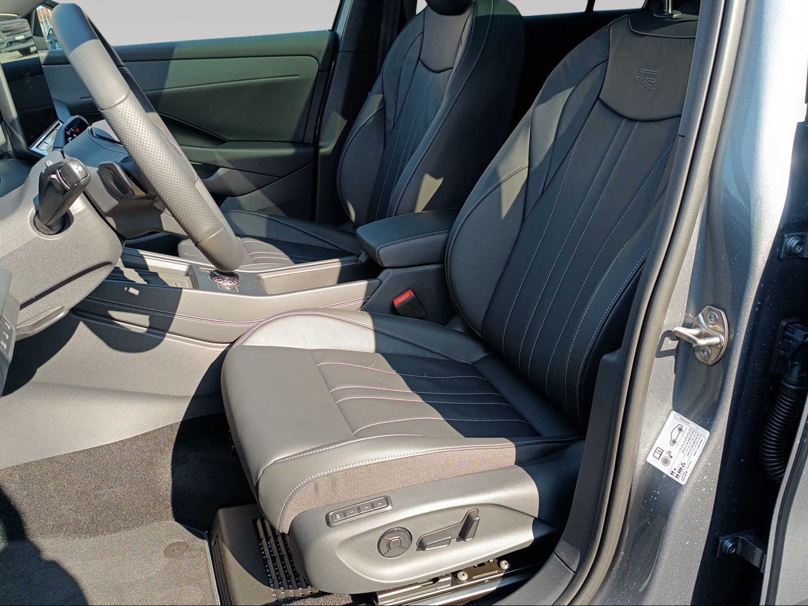 VW T-Roc 1.5 eTSI mHEV R-Line DSG-image-7