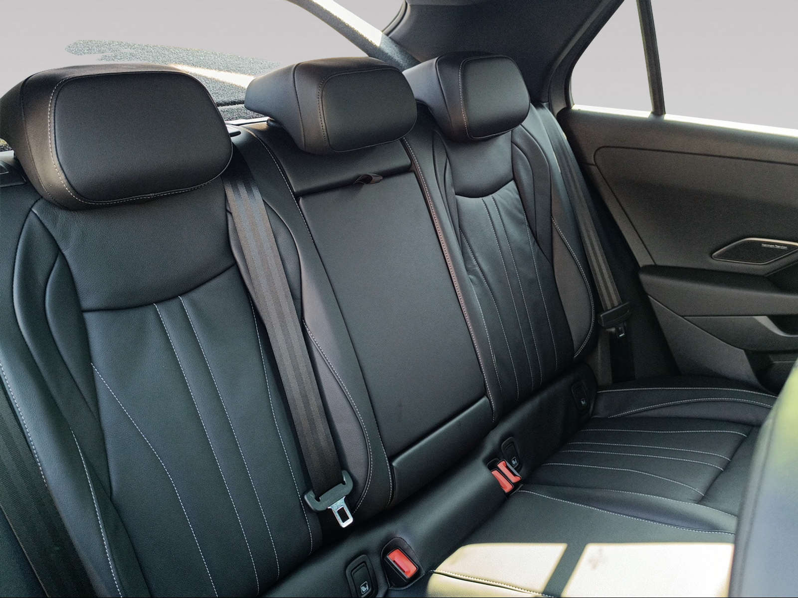 VW T-Roc 1.5 eTSI mHEV R-Line DSG-image-9