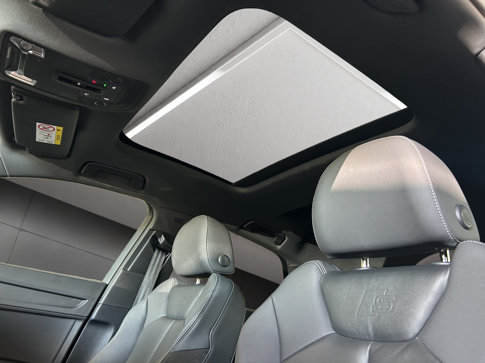 AUDI Q3 Sportback 45 TFSI e S line Attraction S-tronic-image-23