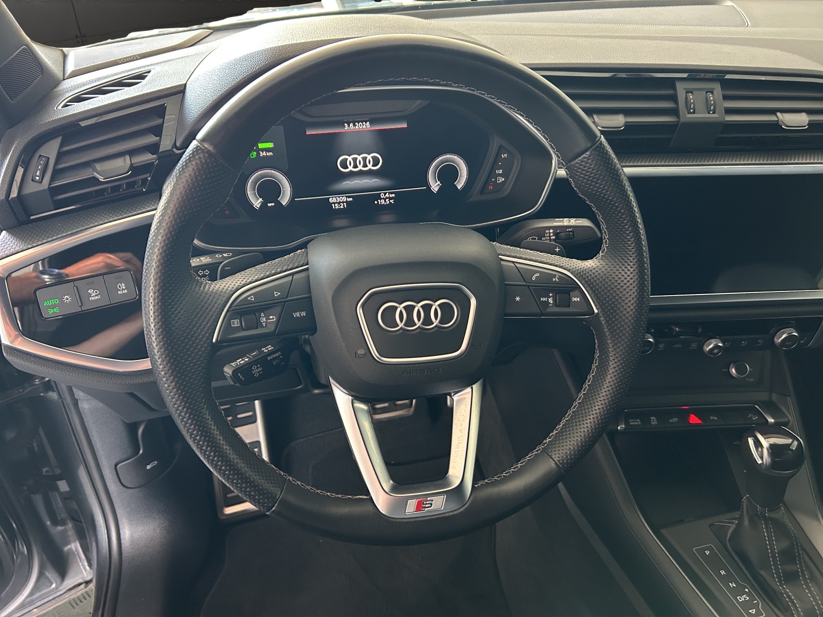 AUDI Q3 Sportback 45 TFSI e S line Attraction S-tronic-image-9