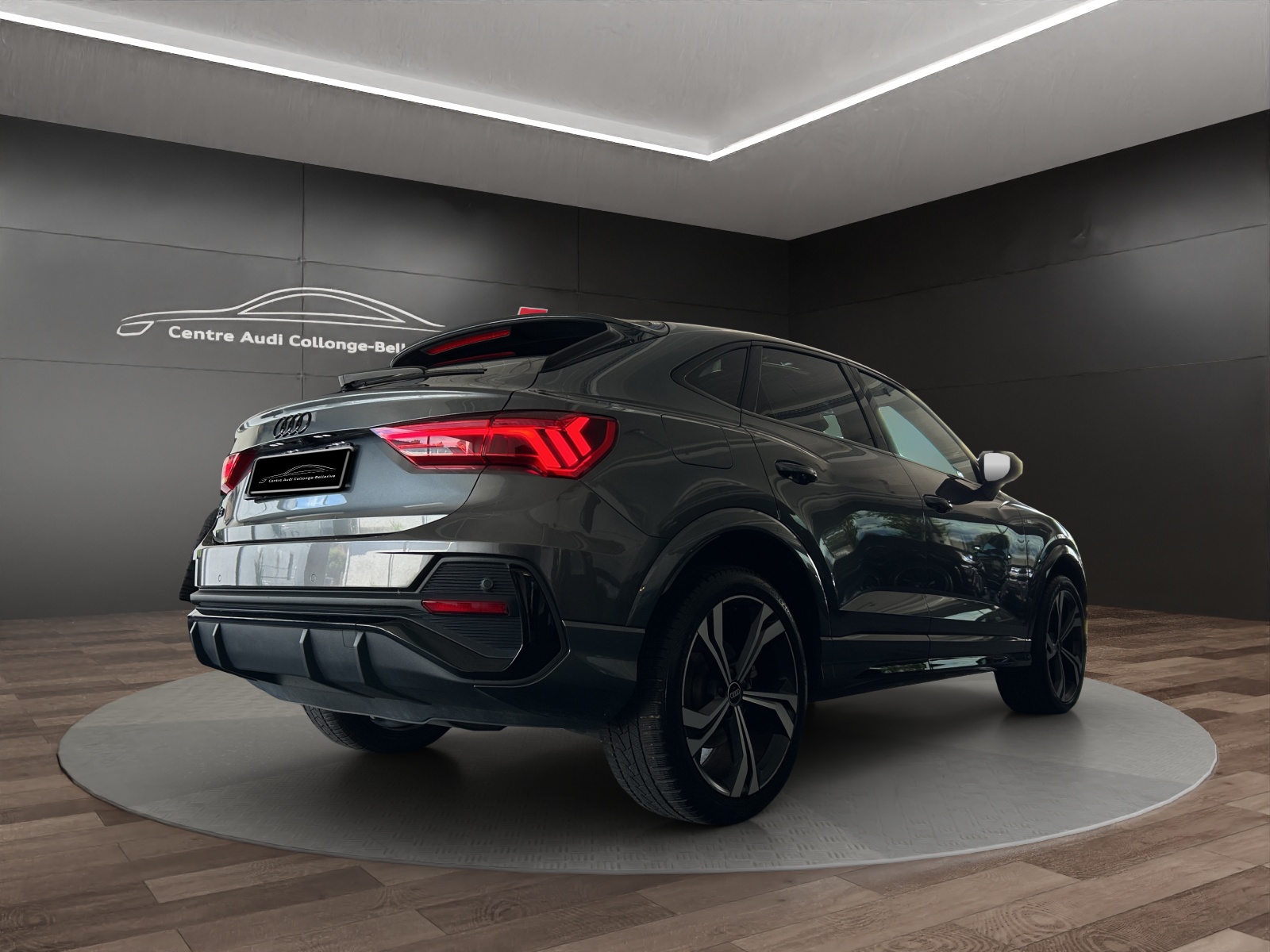AUDI Q3 Sportback 45 TFSI e S line Attraction S-tronic-image-5