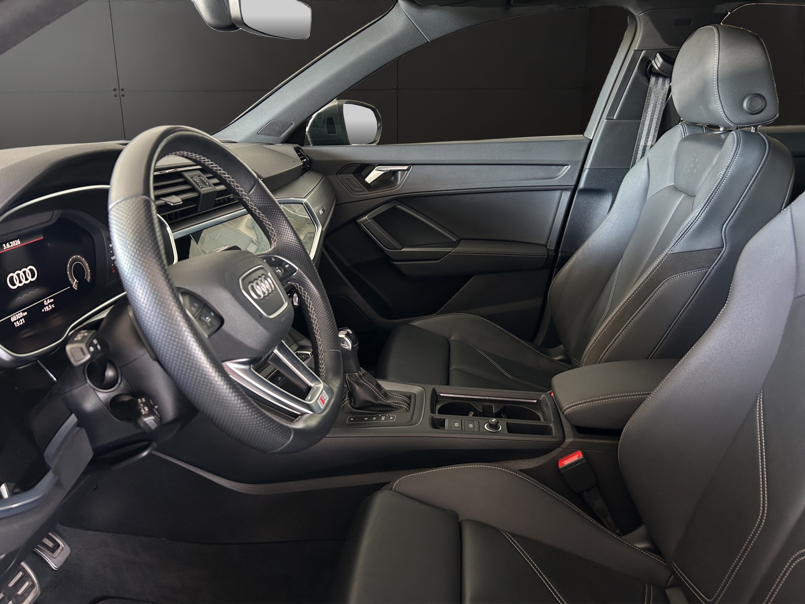 AUDI Q3 Sportback 45 TFSI e S line Attraction S-tronic-image-8
