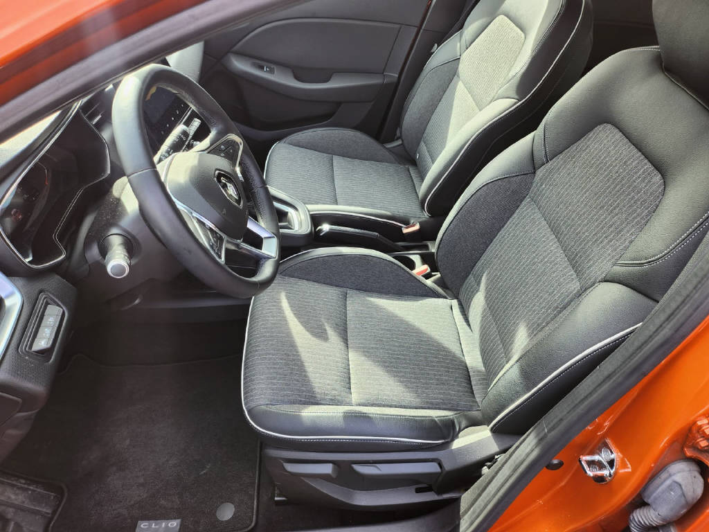 RENAULT Clio 1.0 TCe techno-image-9