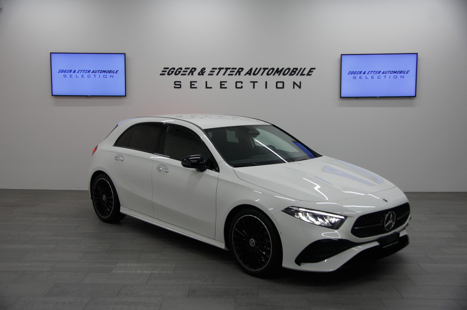MERCEDES-BENZ A 180 Night Star 7G-DCT-showroom-element-2