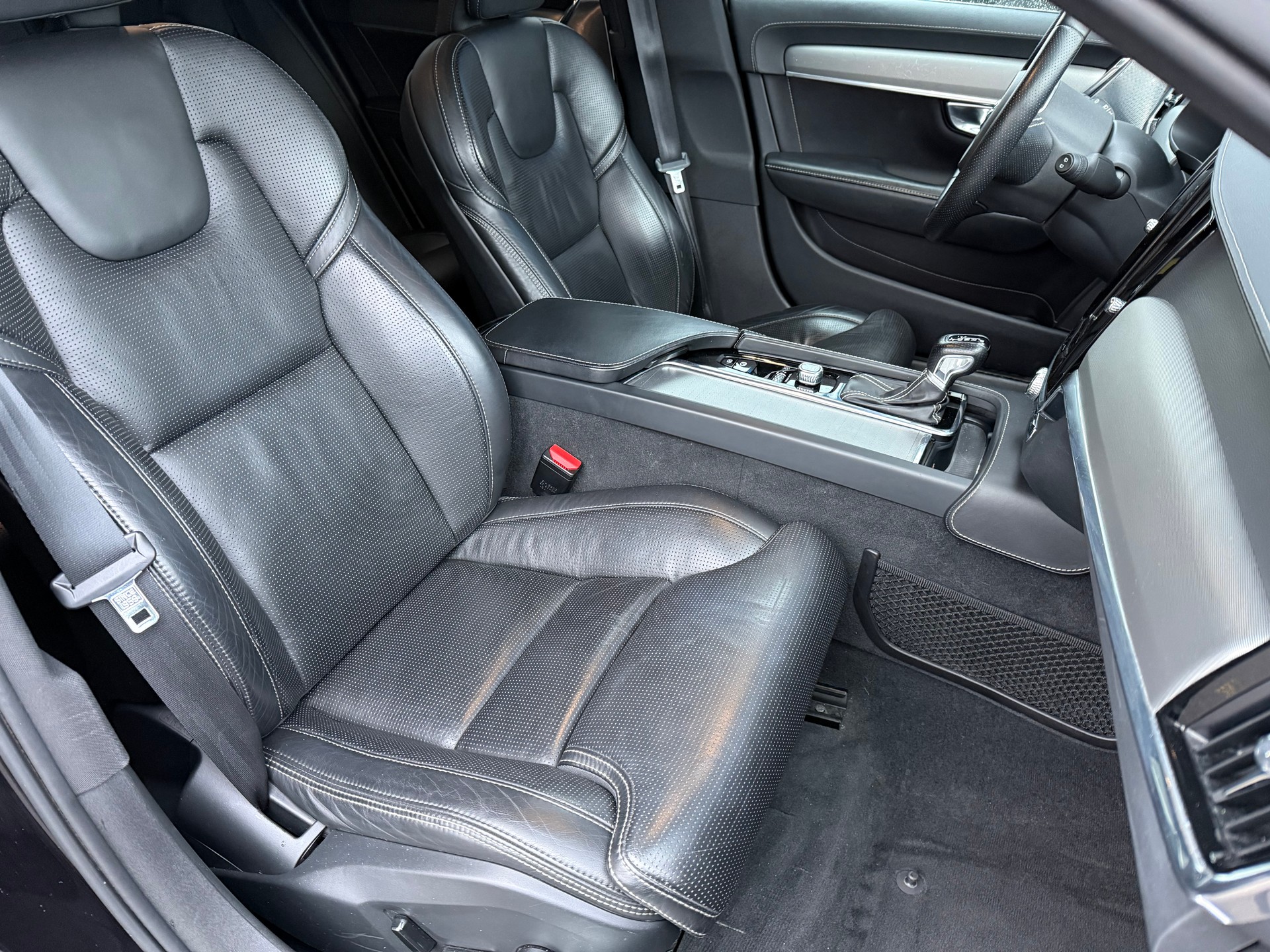 VOLVO V90 T6 AWD R-Design Geartronic-image-10