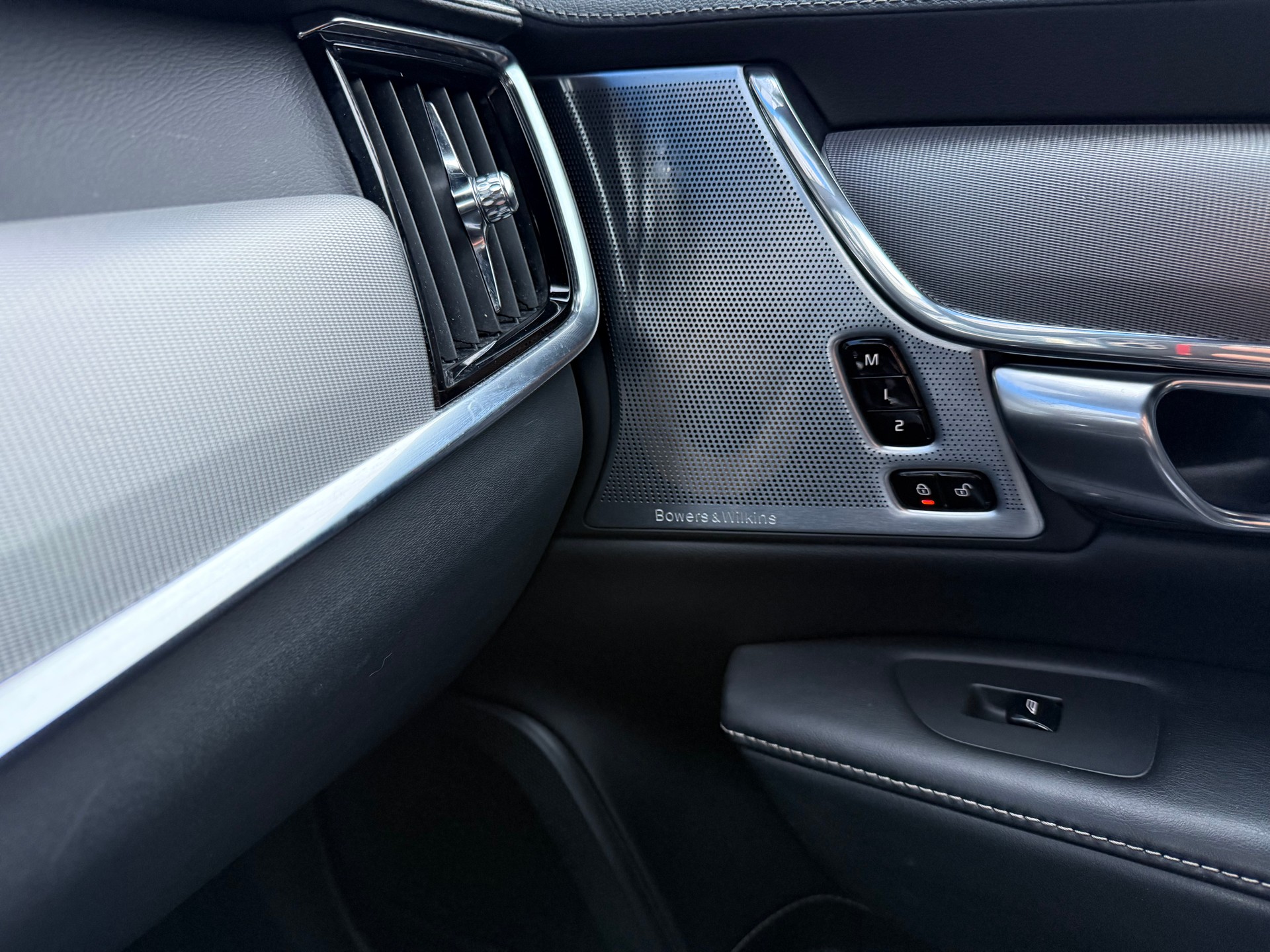 VOLVO V90 T6 AWD R-Design Geartronic-image-21