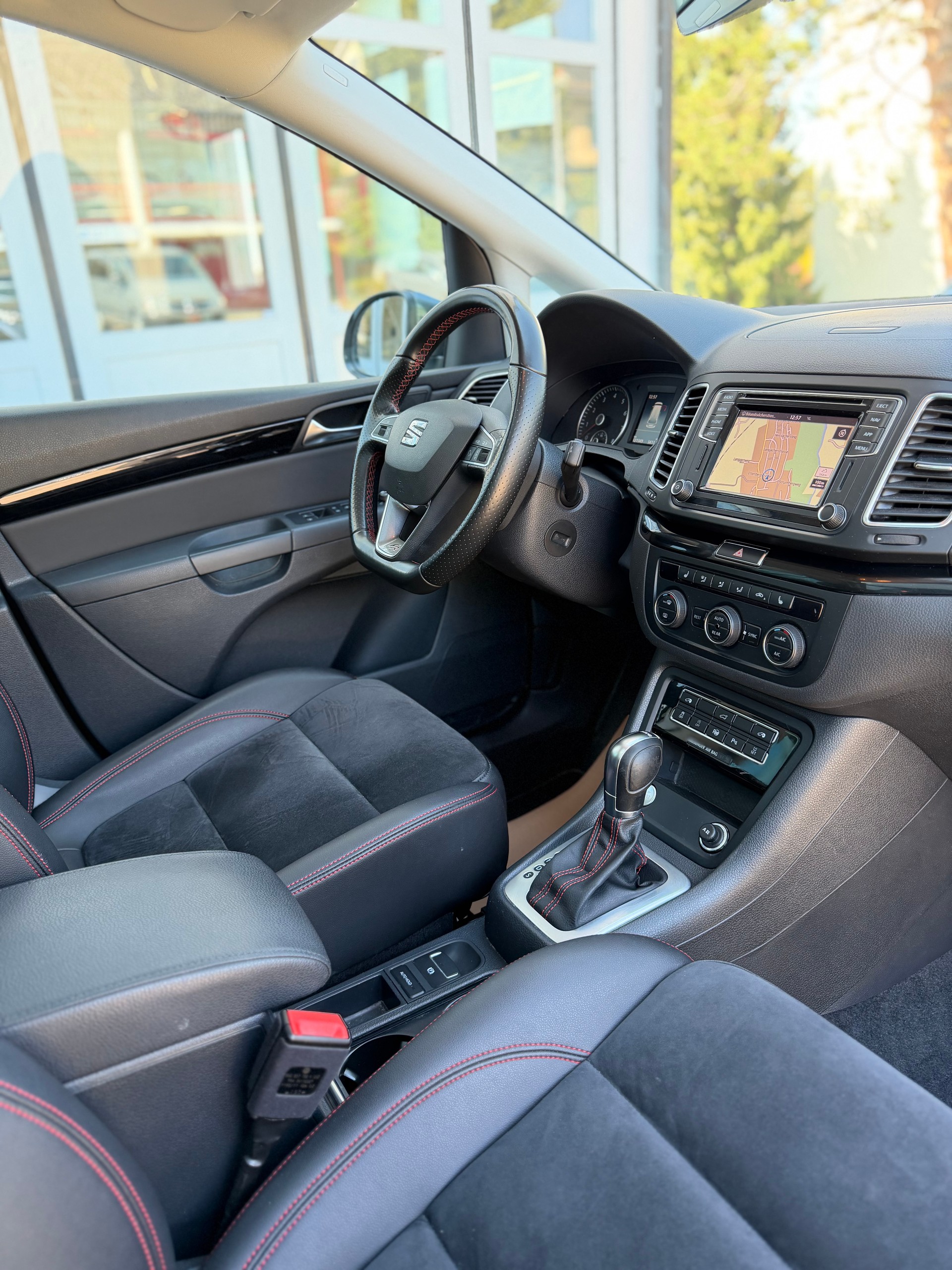 SEAT Alhambra 2.0 TSI FR Line DSG-image-5