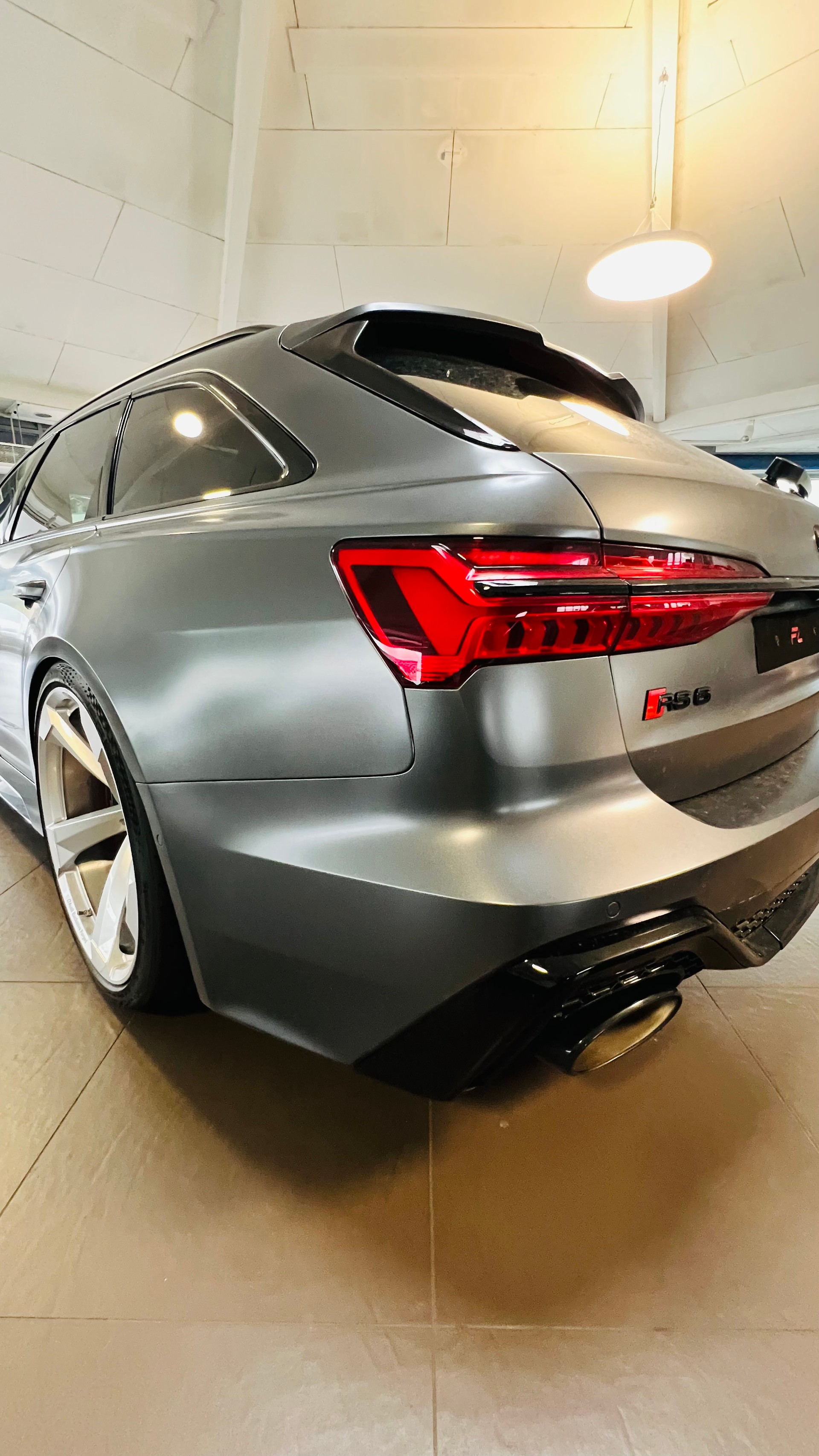 AUDI RS6 Avant 4.0 TFSI V8 quattro-image-12