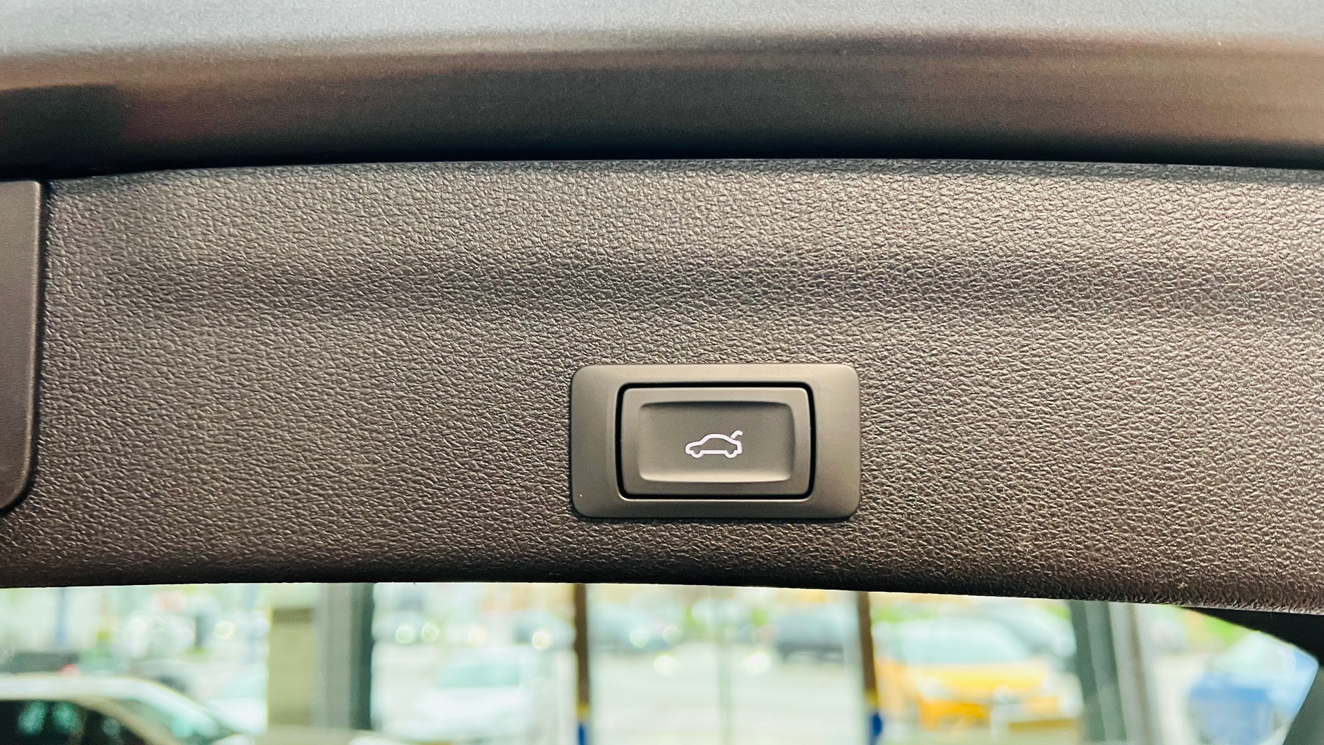 AUDI RS6 Avant 4.0 TFSI V8 quattro-image-21