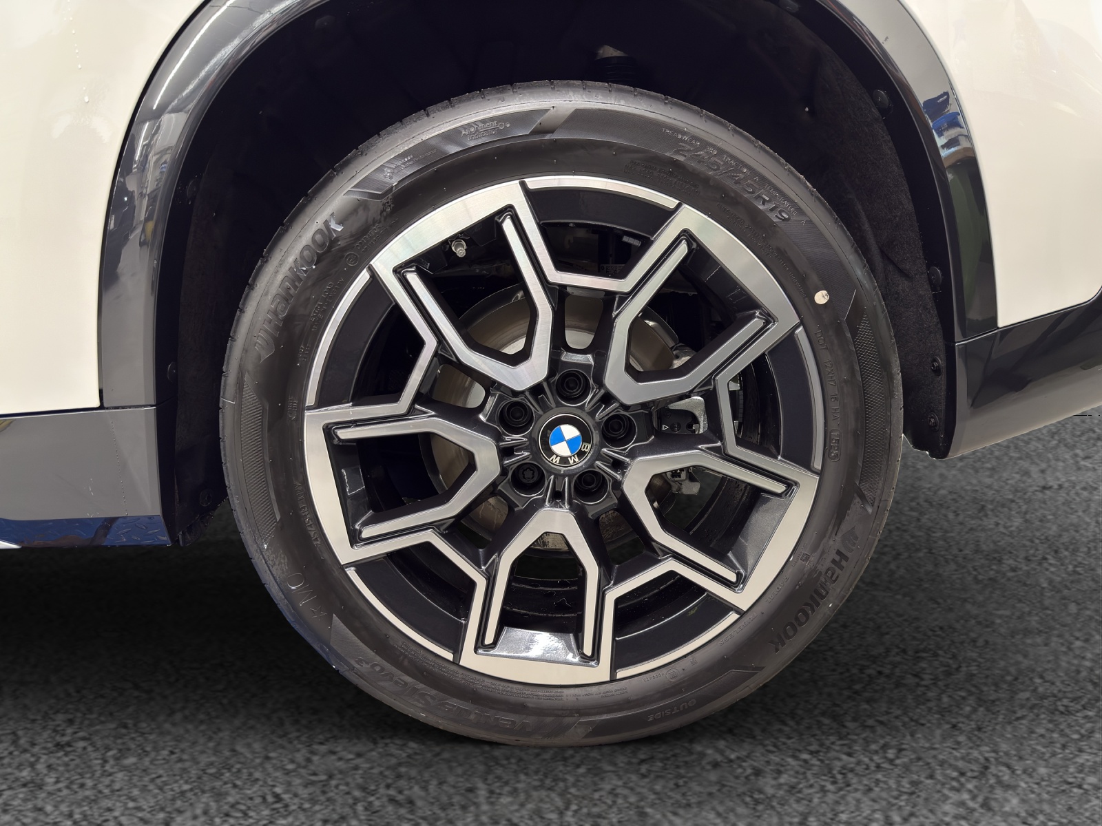 BMW X1 xDrive 20d 48V xLine-image-9