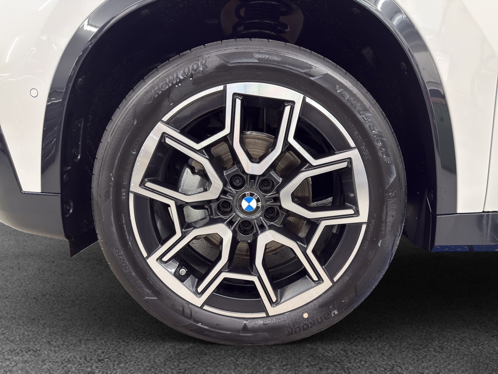 BMW X1 xDrive 20d 48V xLine-image-8