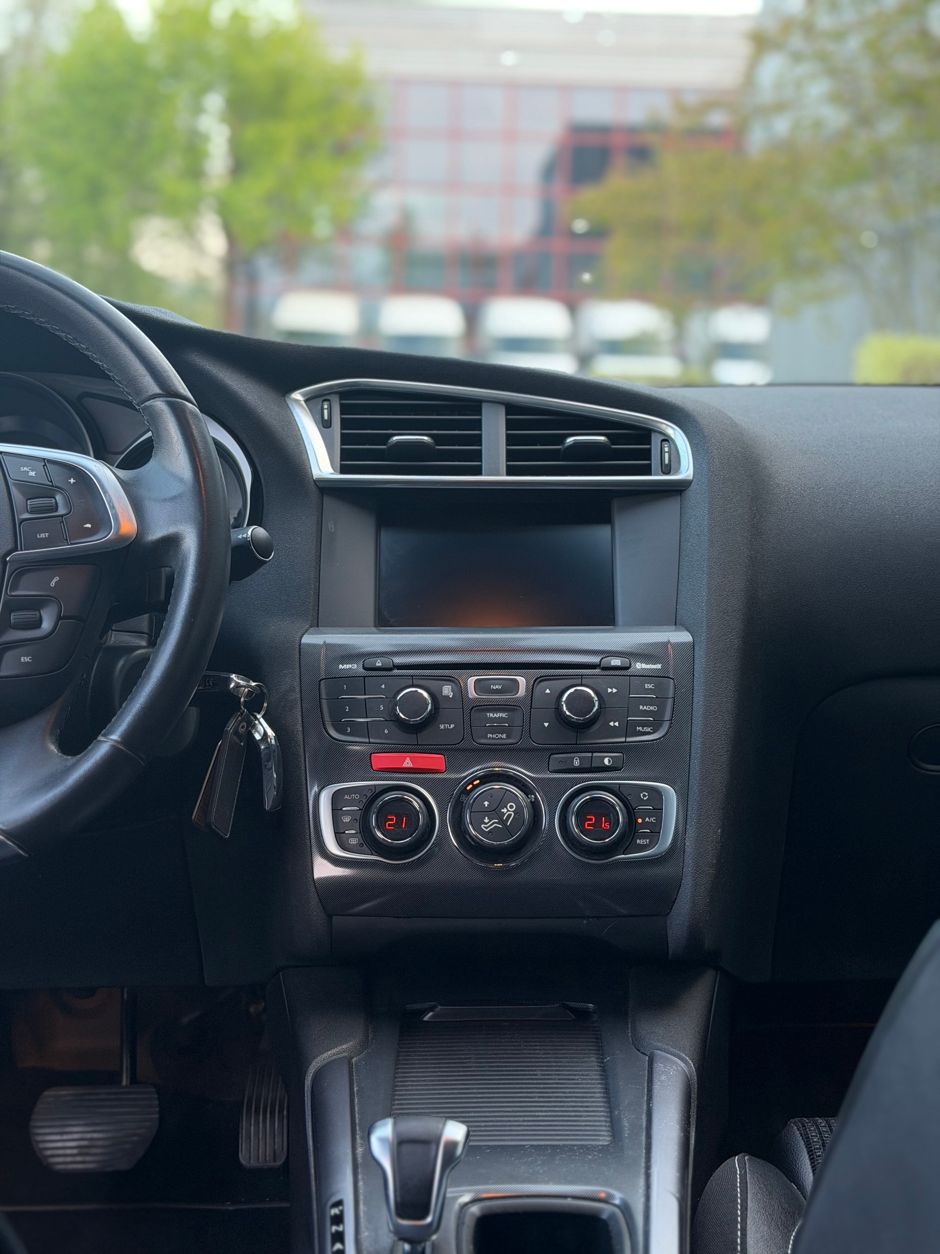 CITROEN C4 Berline 1.6 THP Exclusive EGS6-image-8