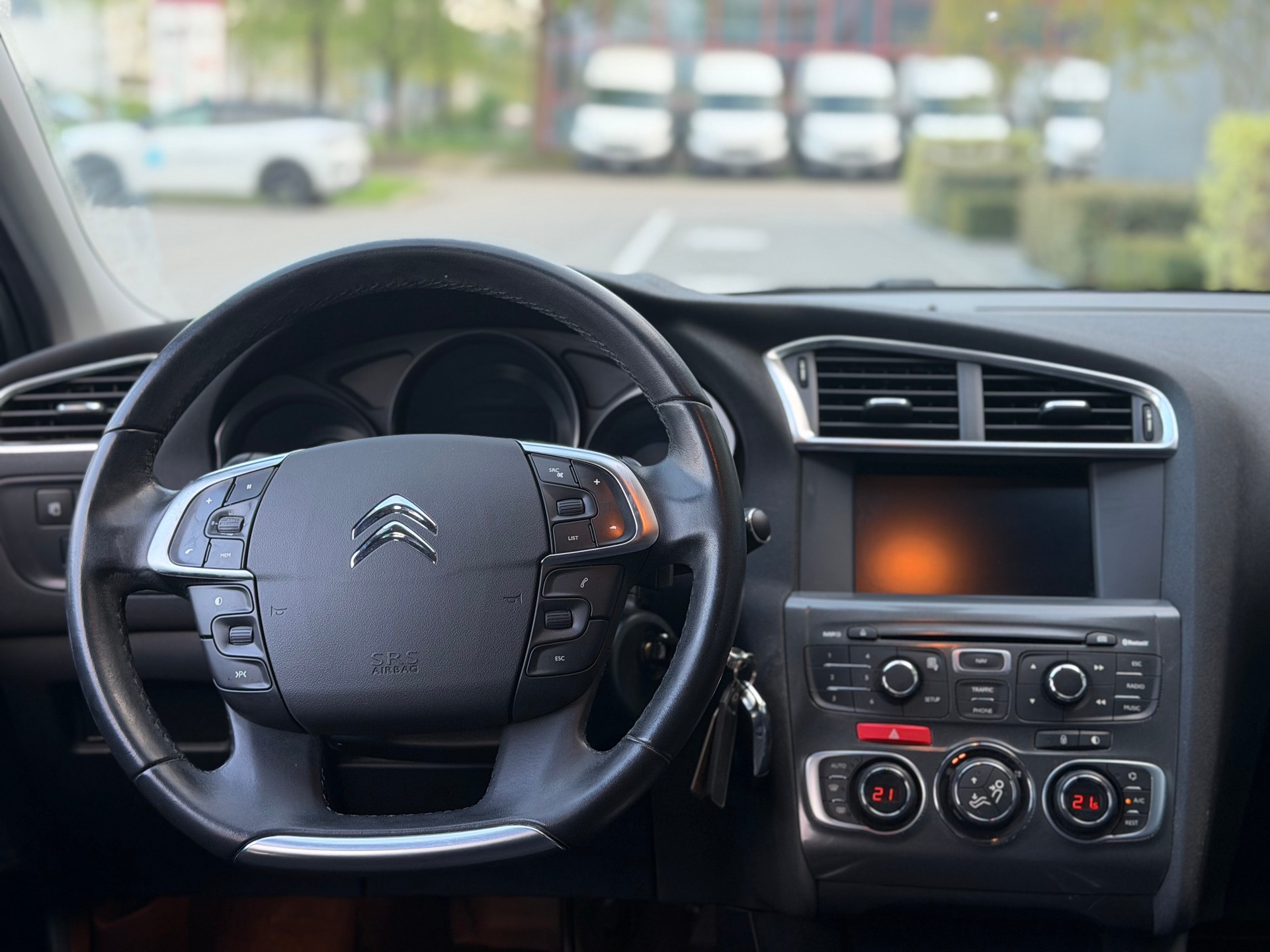 CITROEN C4 Berline 1.6 THP Exclusive EGS6-image-9