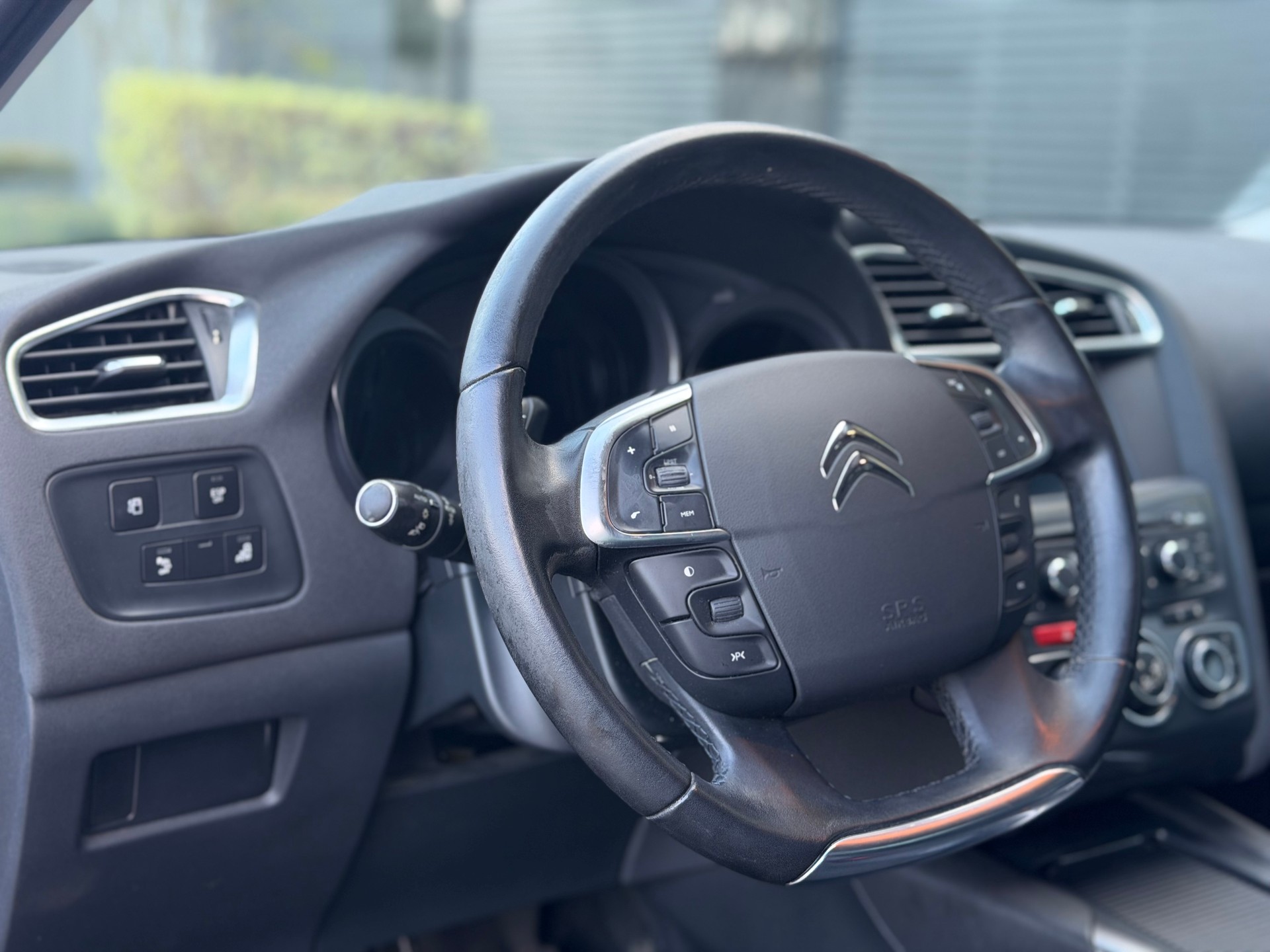 CITROEN C4 Berline 1.6 THP Exclusive EGS6-image-11