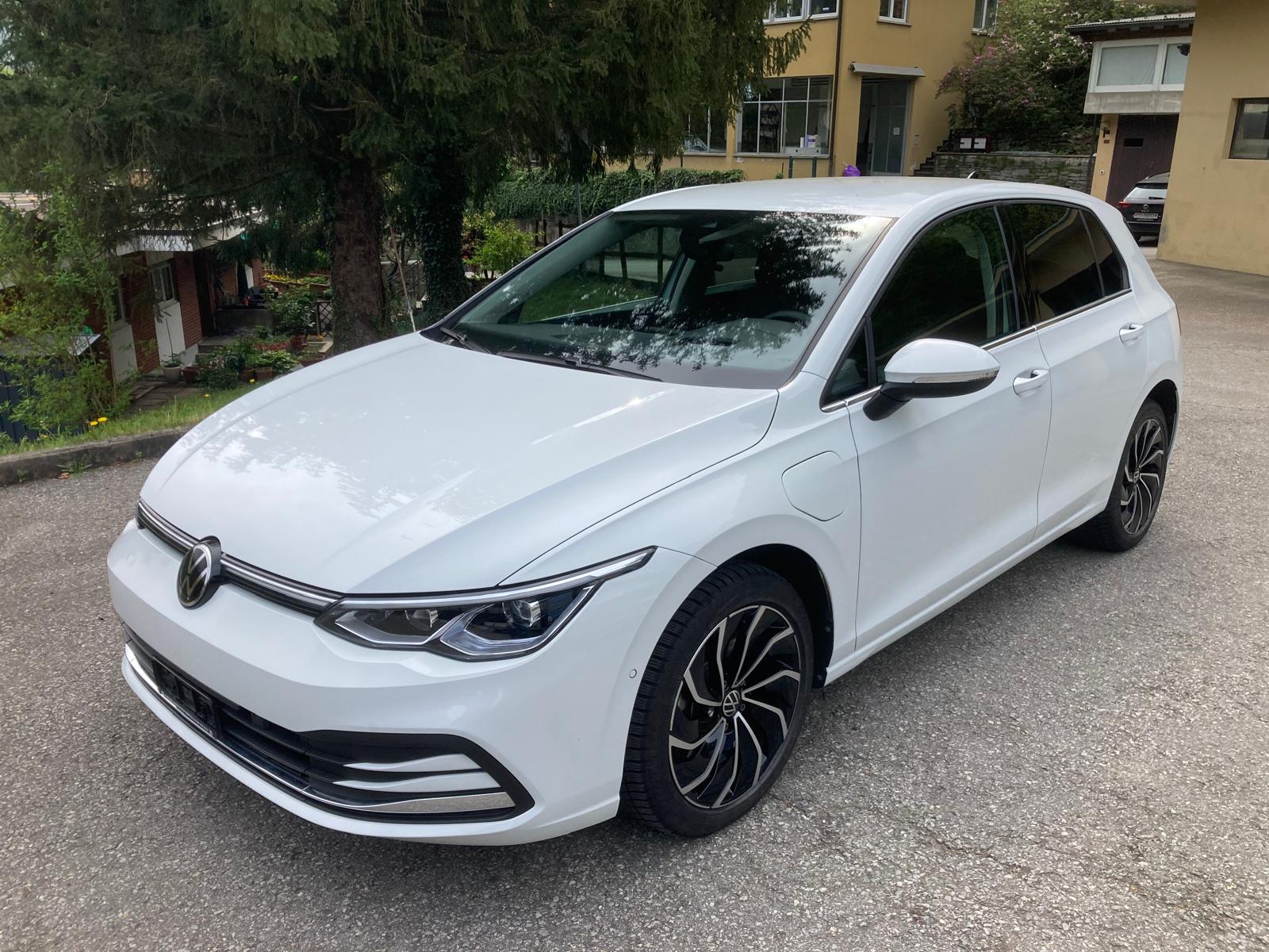 VW Golf 1.4 TSI PHEV Selection-showroom-element-2
