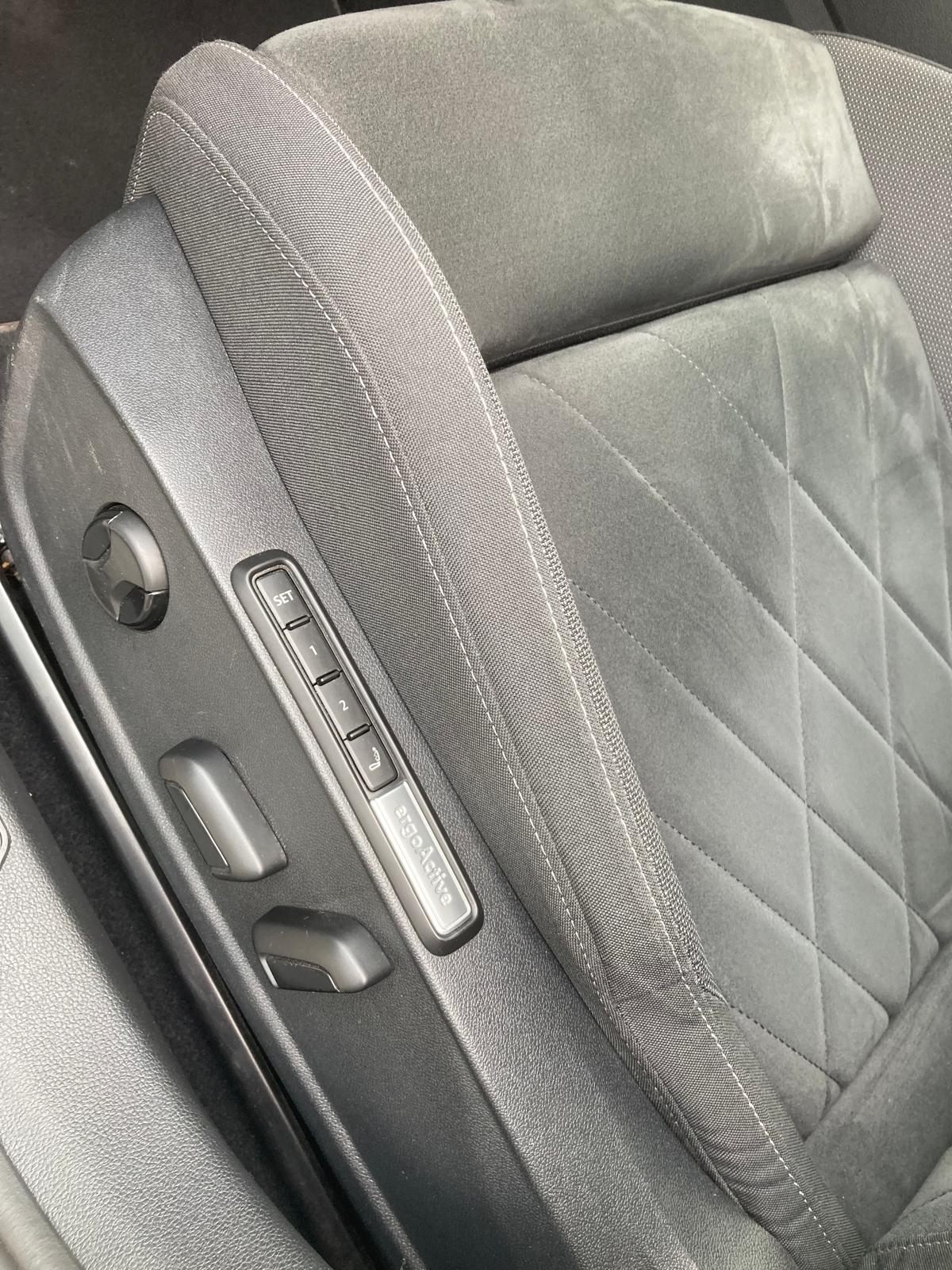 VW Golf 1.4 TSI PHEV Selection-image-12