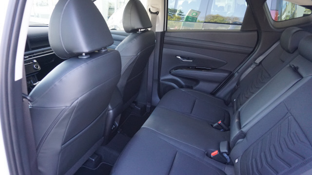 HYUNDAI Tucson 1.6 HEV Amplia 4WD-image-8