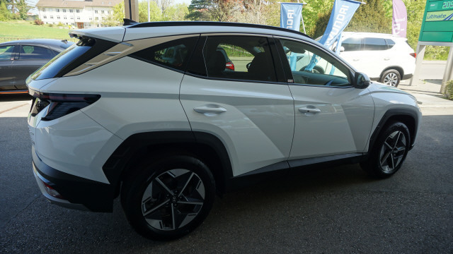HYUNDAI Tucson 1.6 HEV Amplia 4WD-image-3