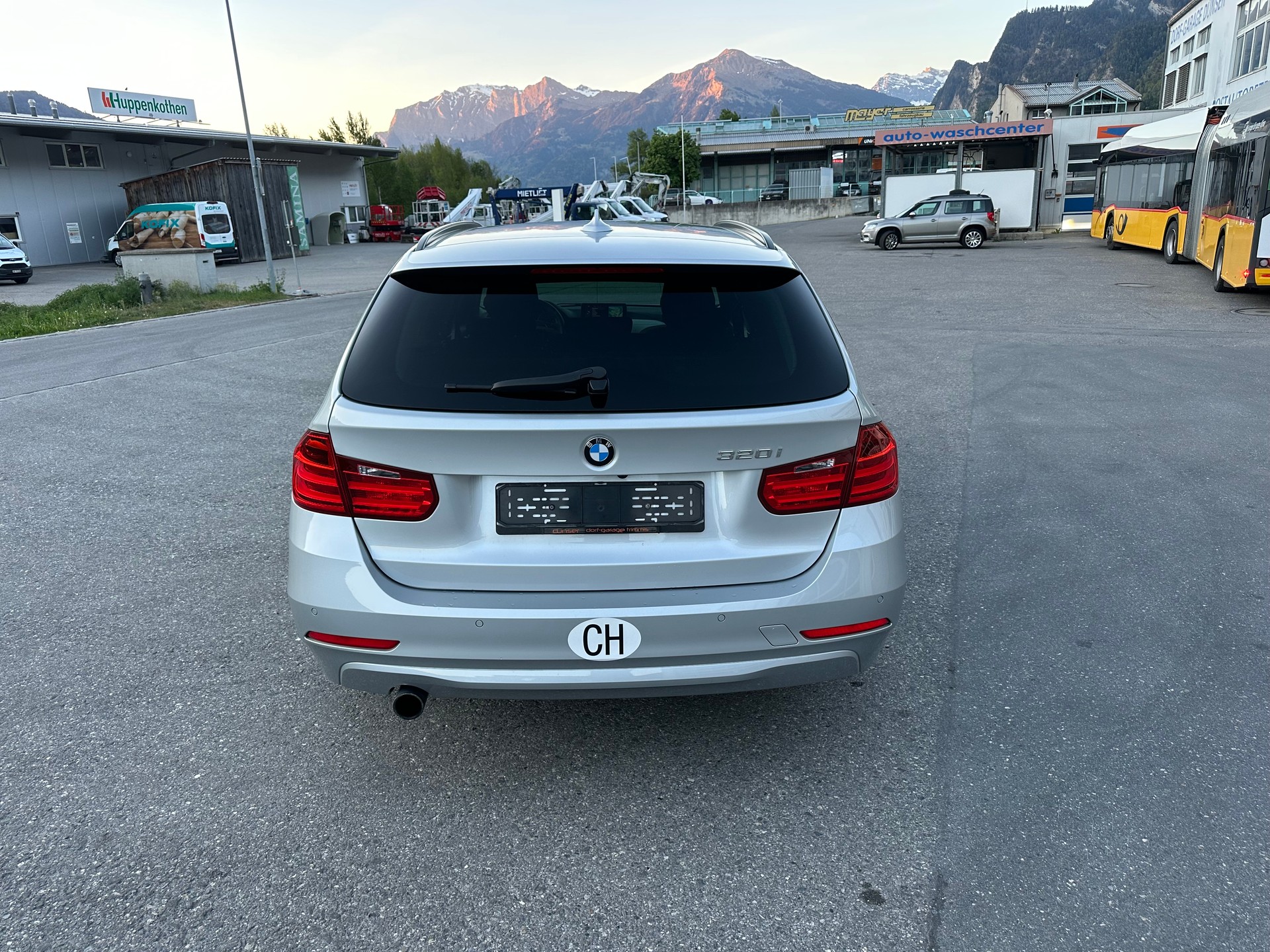 BMW 320i Touring Sport Line Steptronic-image-6