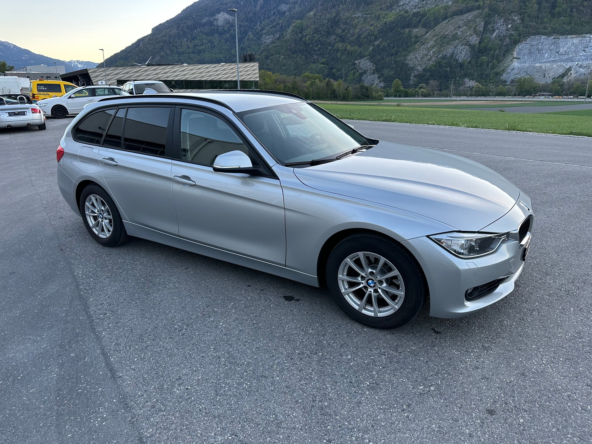 BMW 320i Touring Sport Line Steptronic-image-8