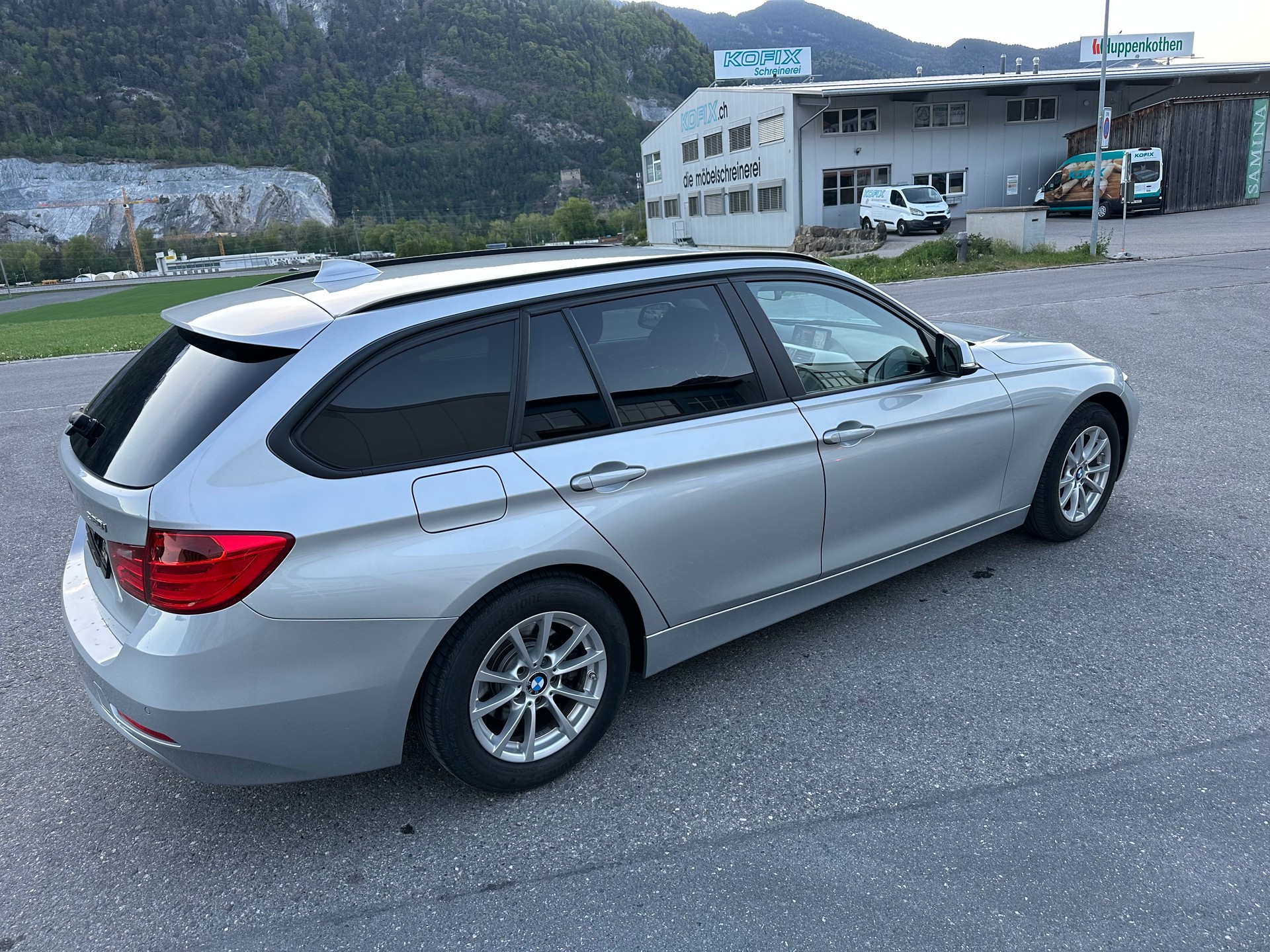 BMW 320i Touring Sport Line Steptronic-image-7