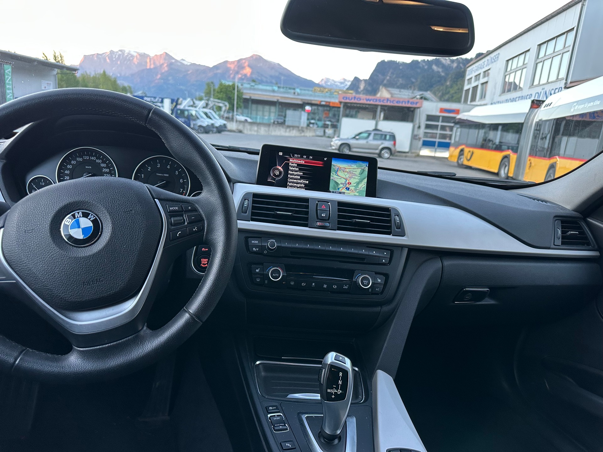 BMW 320i Touring Sport Line Steptronic-image-4