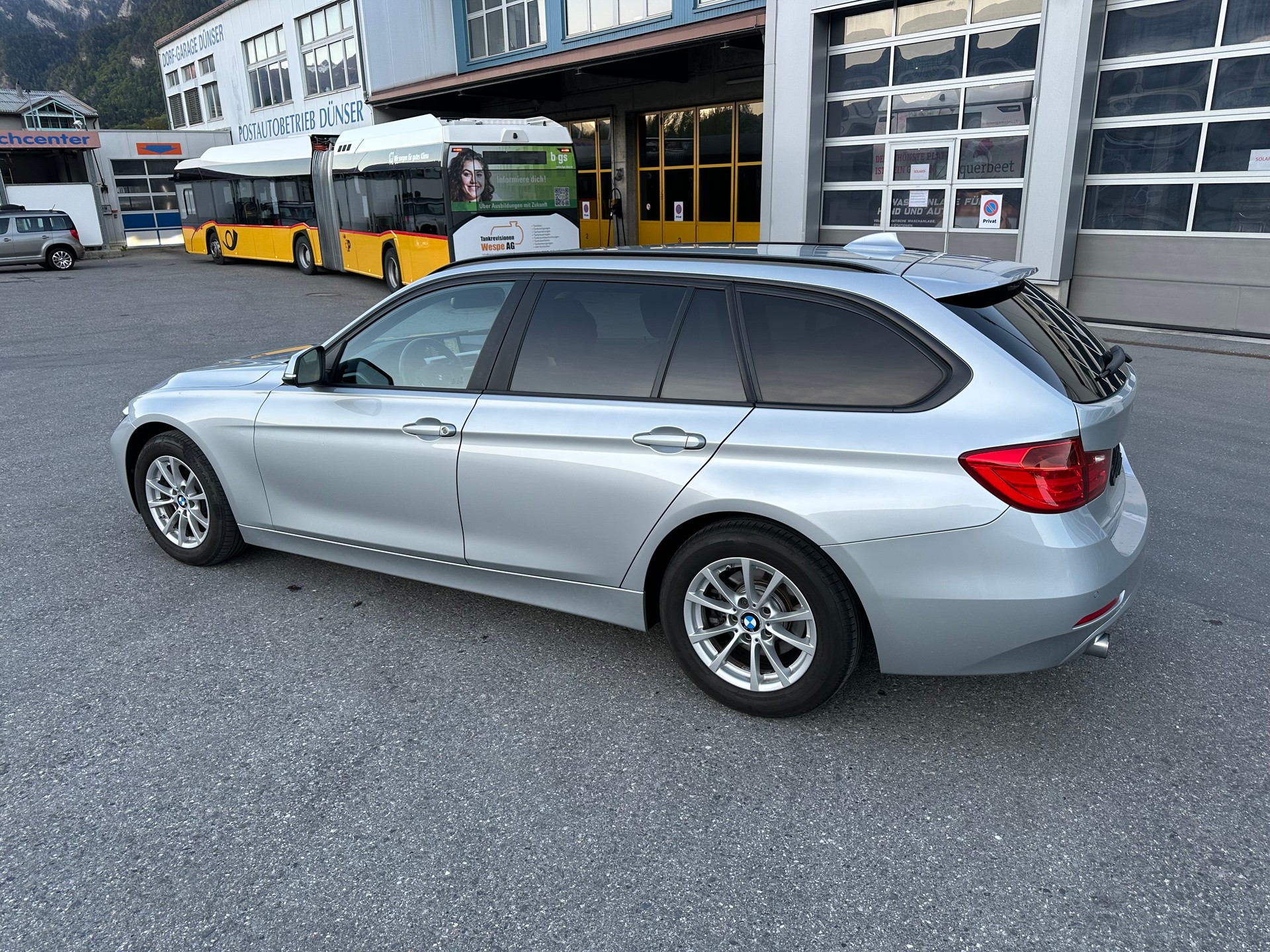 BMW 320i Touring Sport Line Steptronic-image-5