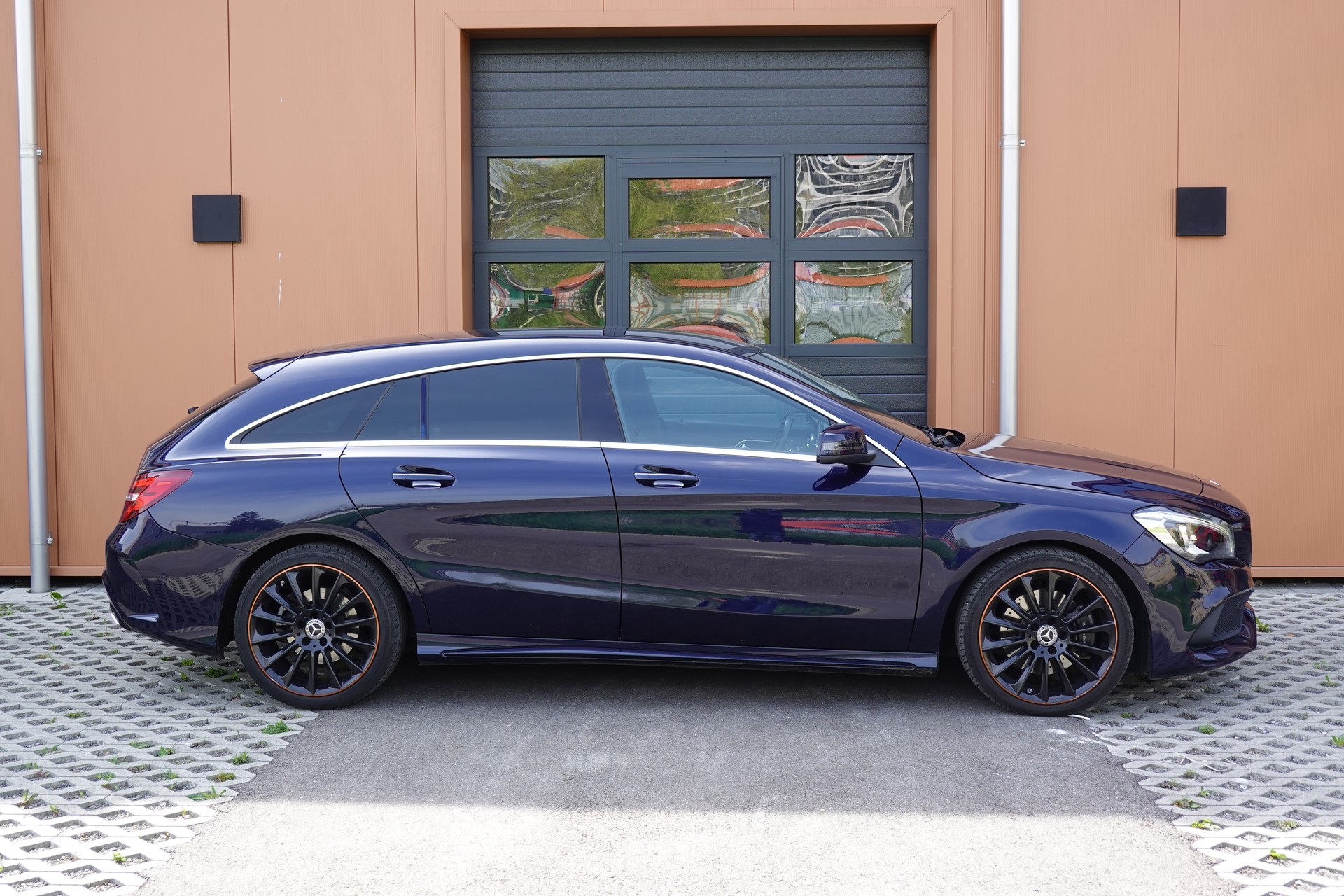 MERCEDES-BENZ CLA 220 "Tempomat * Hayon Electrique * GPS * Aide à la conduite" Pack AMG line * Capteur Parking avant et arrière *-image-3