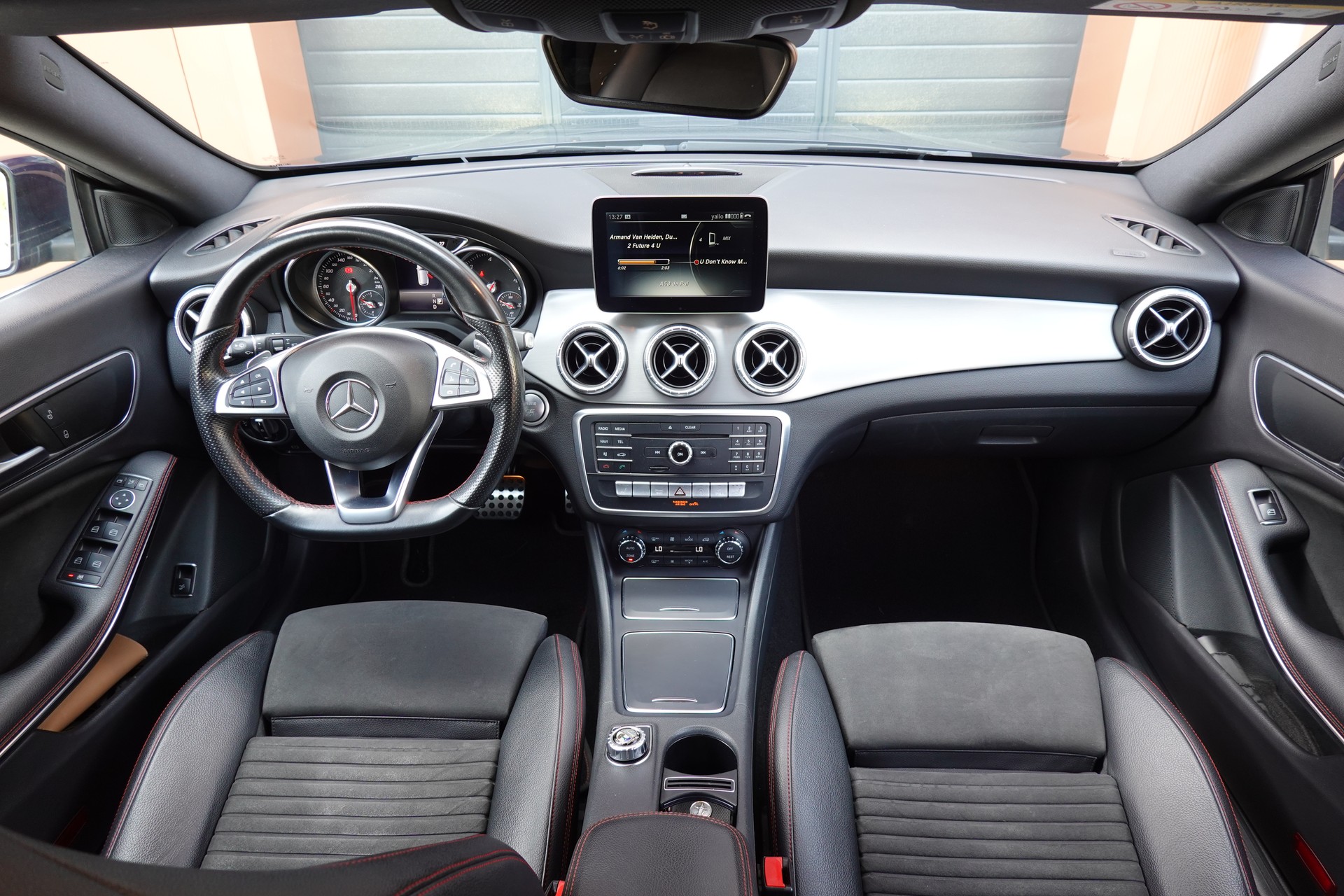 MERCEDES-BENZ CLA 220 "Tempomat * Hayon Electrique * GPS * Aide à la conduite" Pack AMG line * Capteur Parking avant et arrière *-image-10