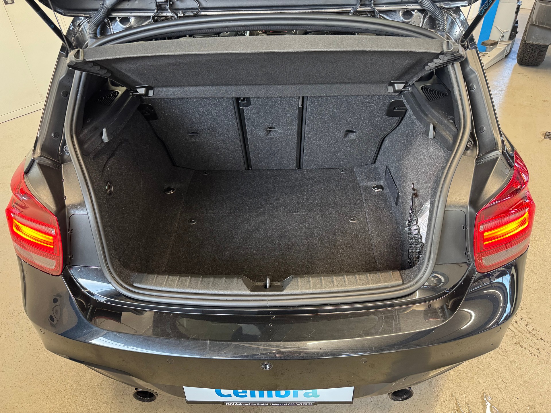 BMW M135i xDrive Steptronic-image-13