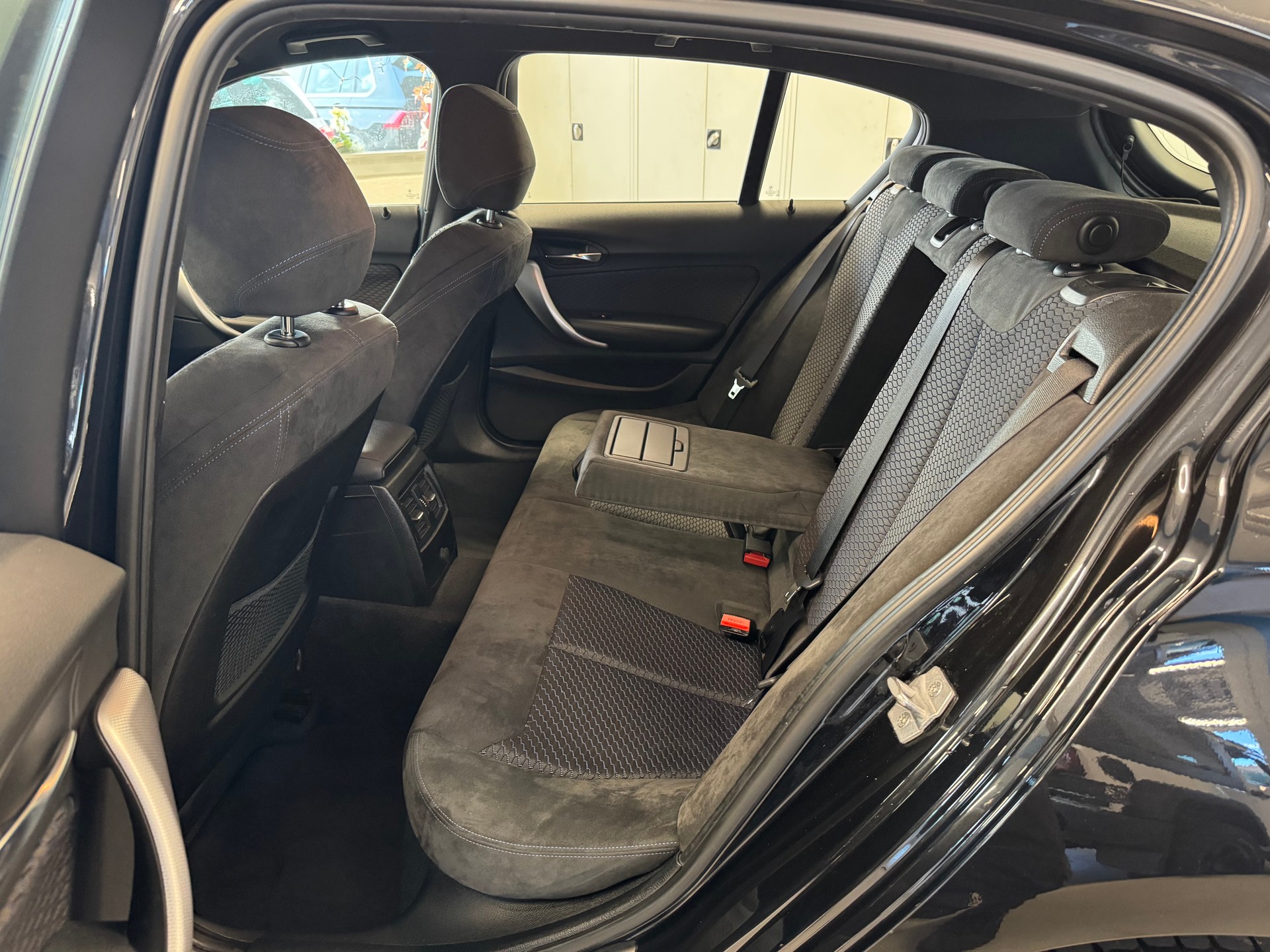 BMW M135i xDrive Steptronic-image-11