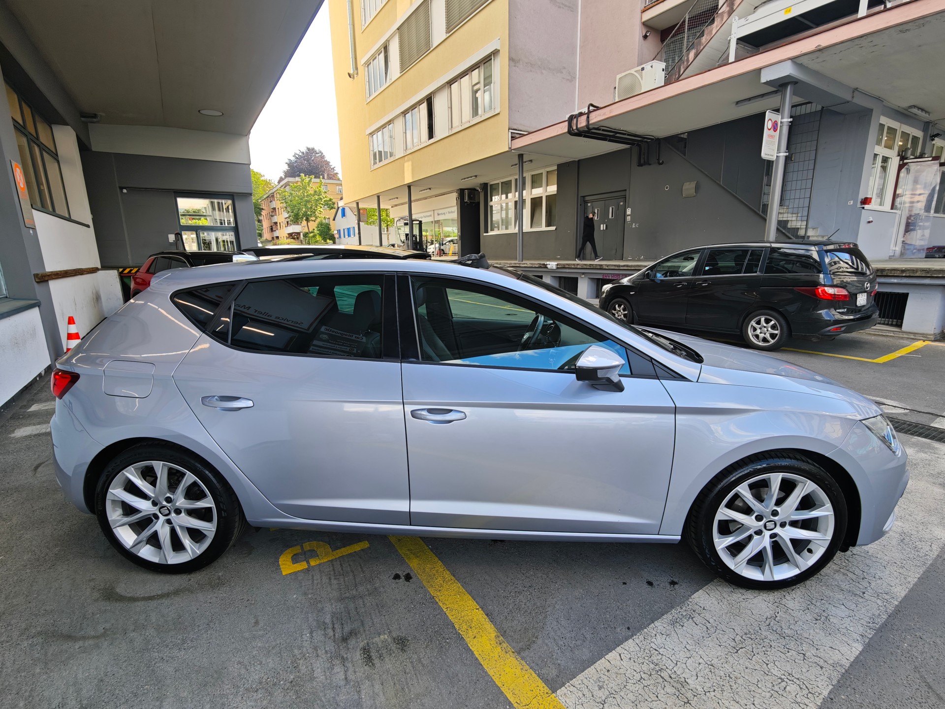 SEAT Leon 1.5 TSI EVO SWISS FR DSG-image-4