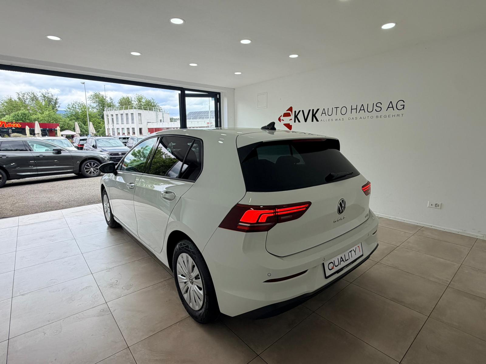 VW Golf 1.5 e TSI mHEV Value DSG-showroom-element-3