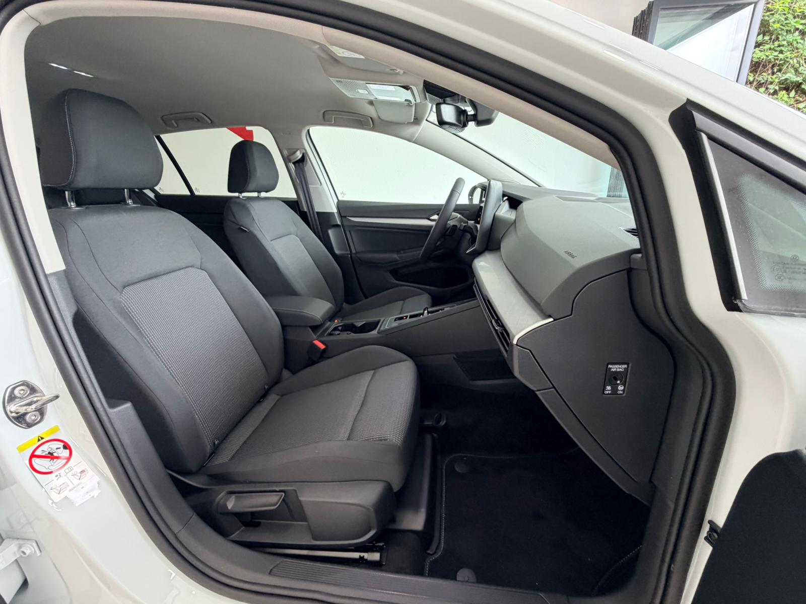 VW Golf 1.5 e TSI mHEV Value DSG-image-14