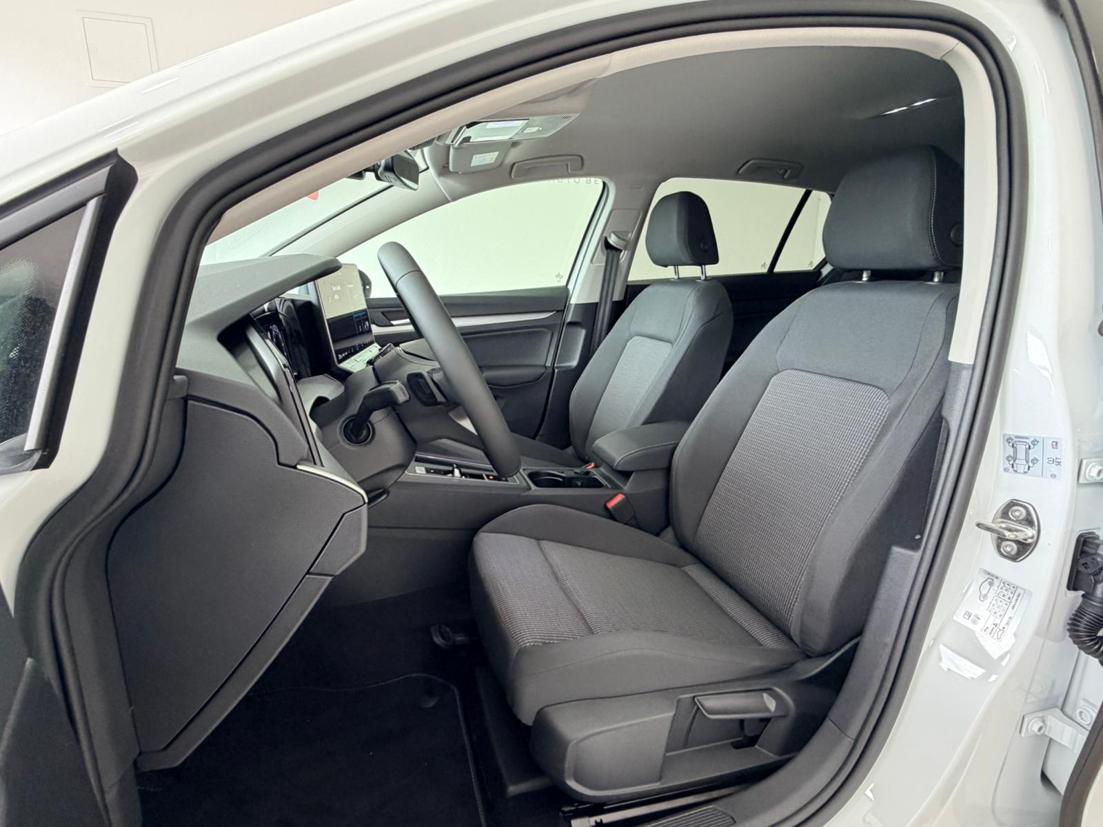 VW Golf 1.5 e TSI mHEV Value DSG-image-15