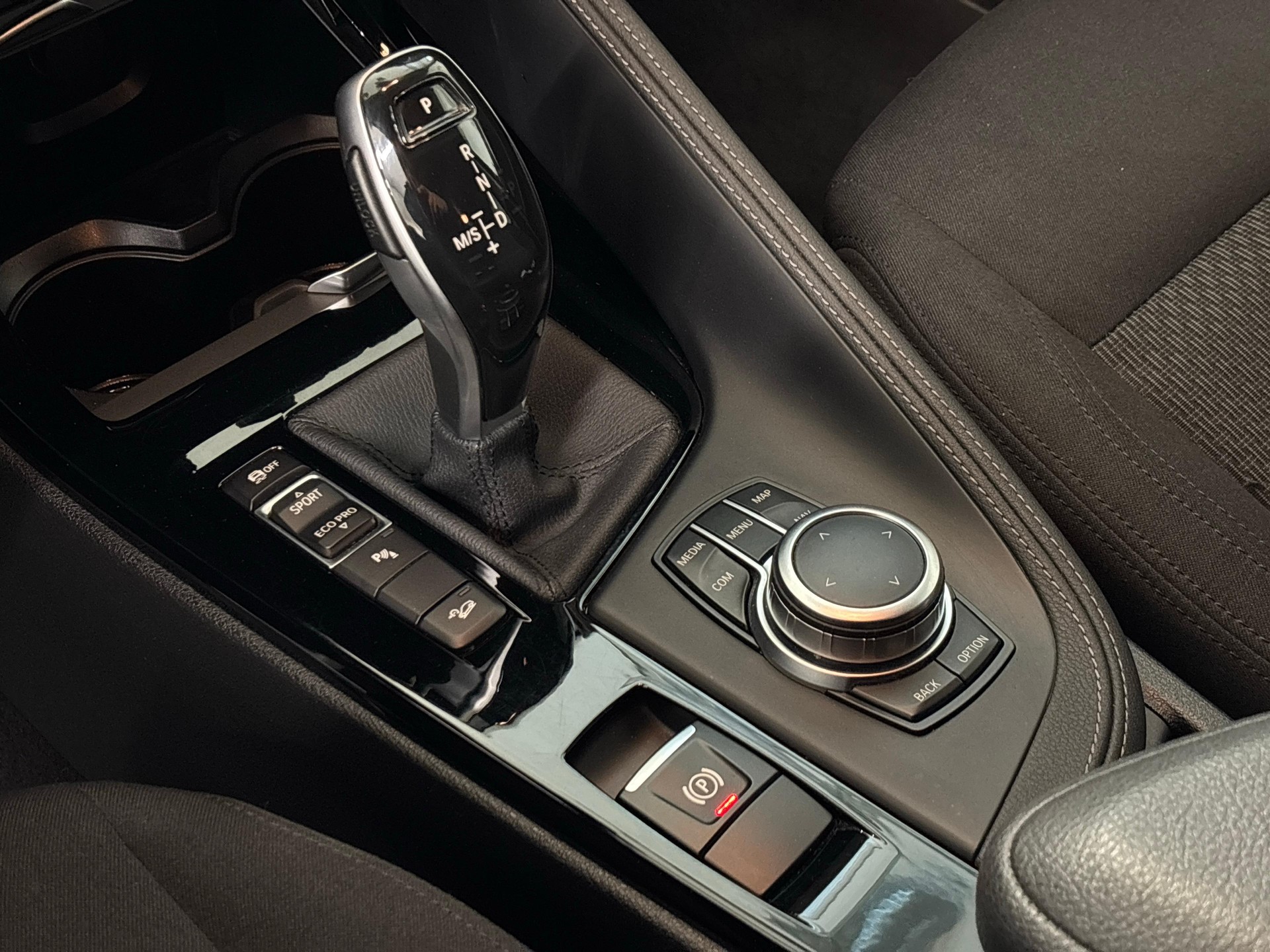 BMW X2 18d xDrive-image-15