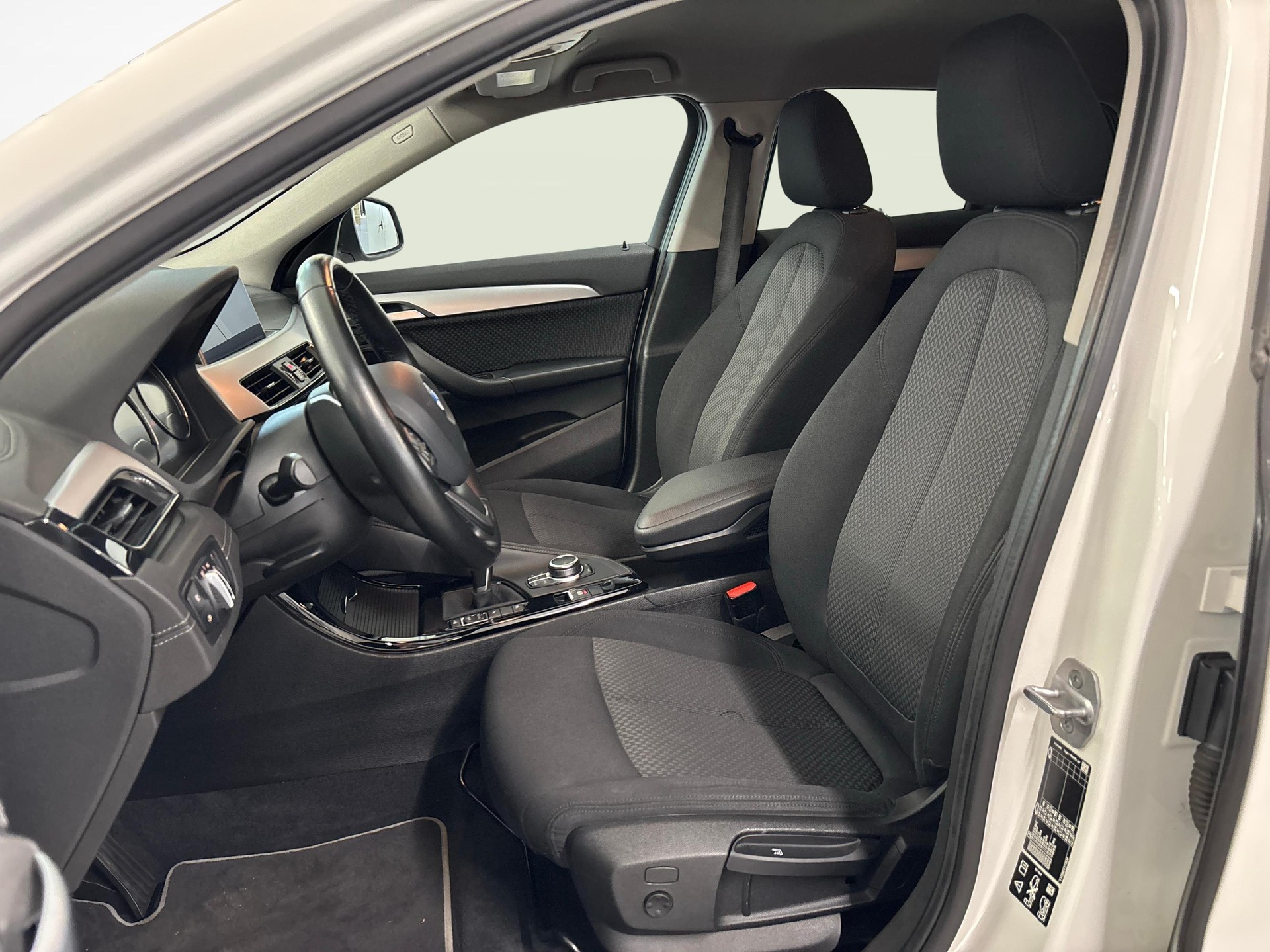 BMW X2 18d xDrive-image-8